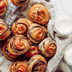 Premium Cinnamon Bun Fragrance Oil - Sweet & Spicy Scent for Candles, Soaps & Diffusers - Perfect for Fall & Holiday DIY Projects
