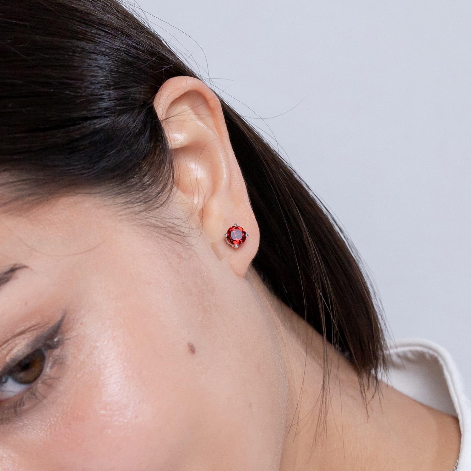 Natural Round Garnet Stud Earrings in Sterling Silver, 14K Solid Gold & Platinum | January Birthstone Jewelry for Women | Perfect Birthday, Engagement, Anniversary & Wedding Gift | Elegant Everyday Wear & Special Occasion Jewelry