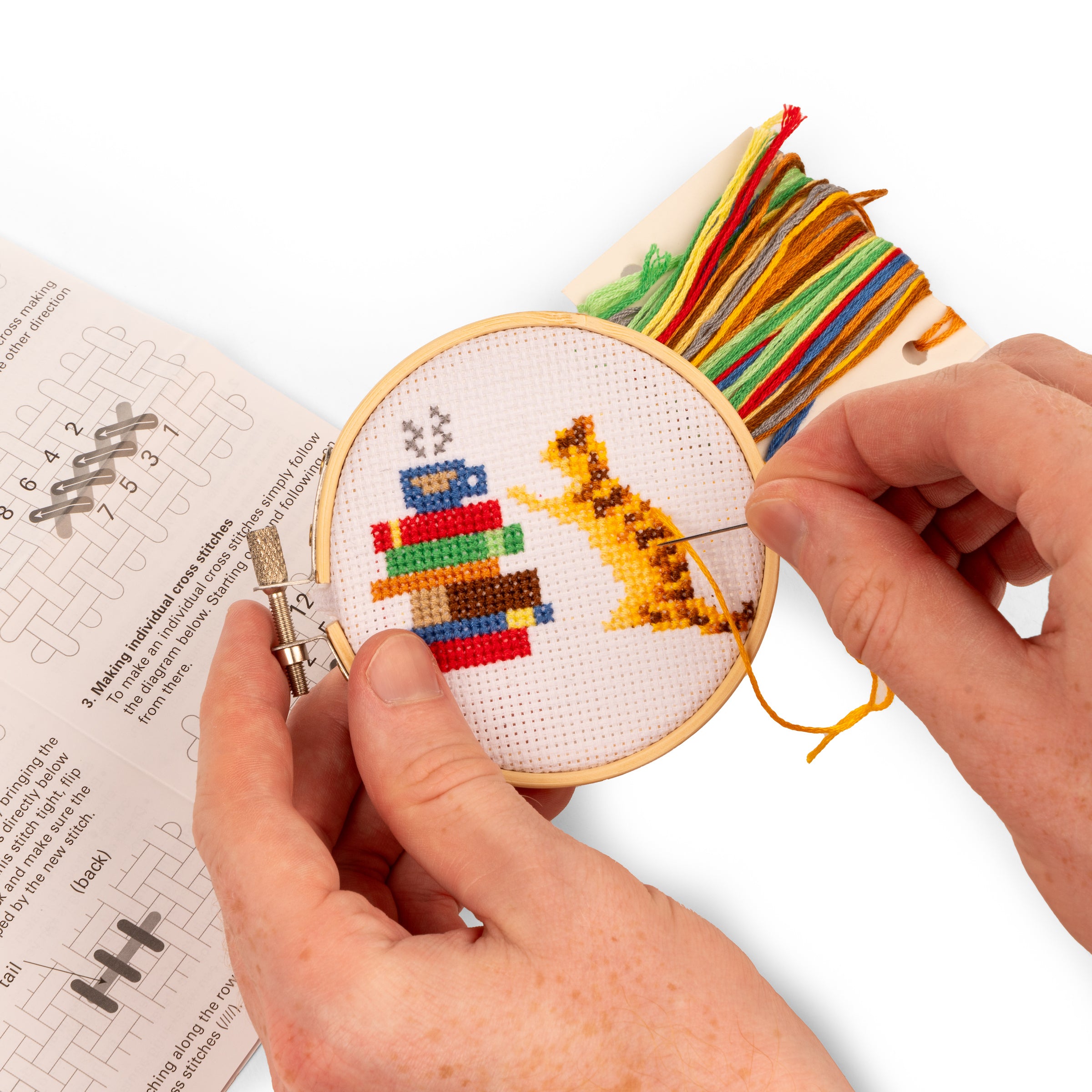 Mini Cross Stitch Embroidery Kit for Cat Lovers & Bookworms - DIY Handmade Craft for Home Decor, Gifts & Relaxation