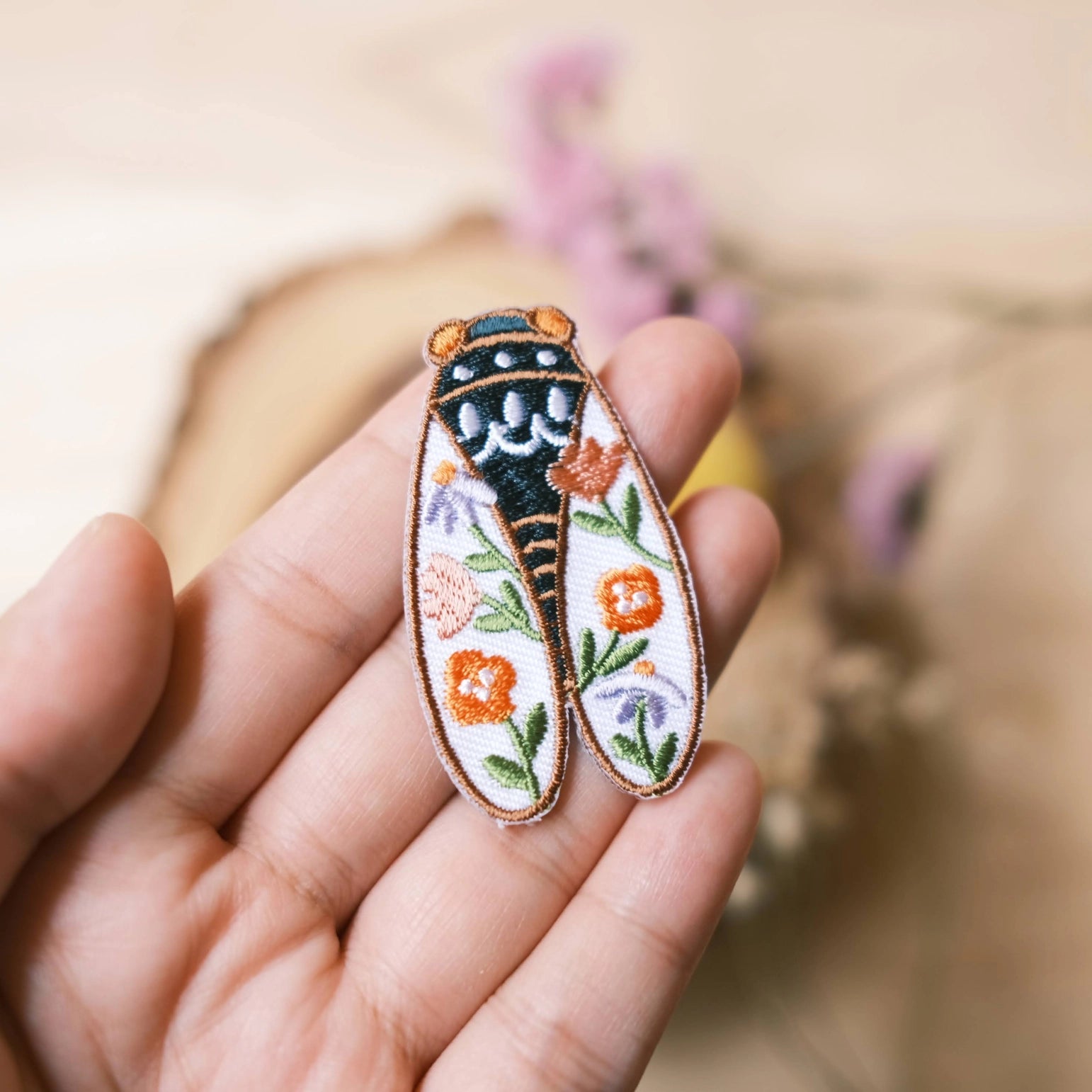 Cicada Small Iron On Patch - DIY Embroidered Insect Applique for Jackets, Hats, Bags - Perfect for Crafting, Fashion & Customization