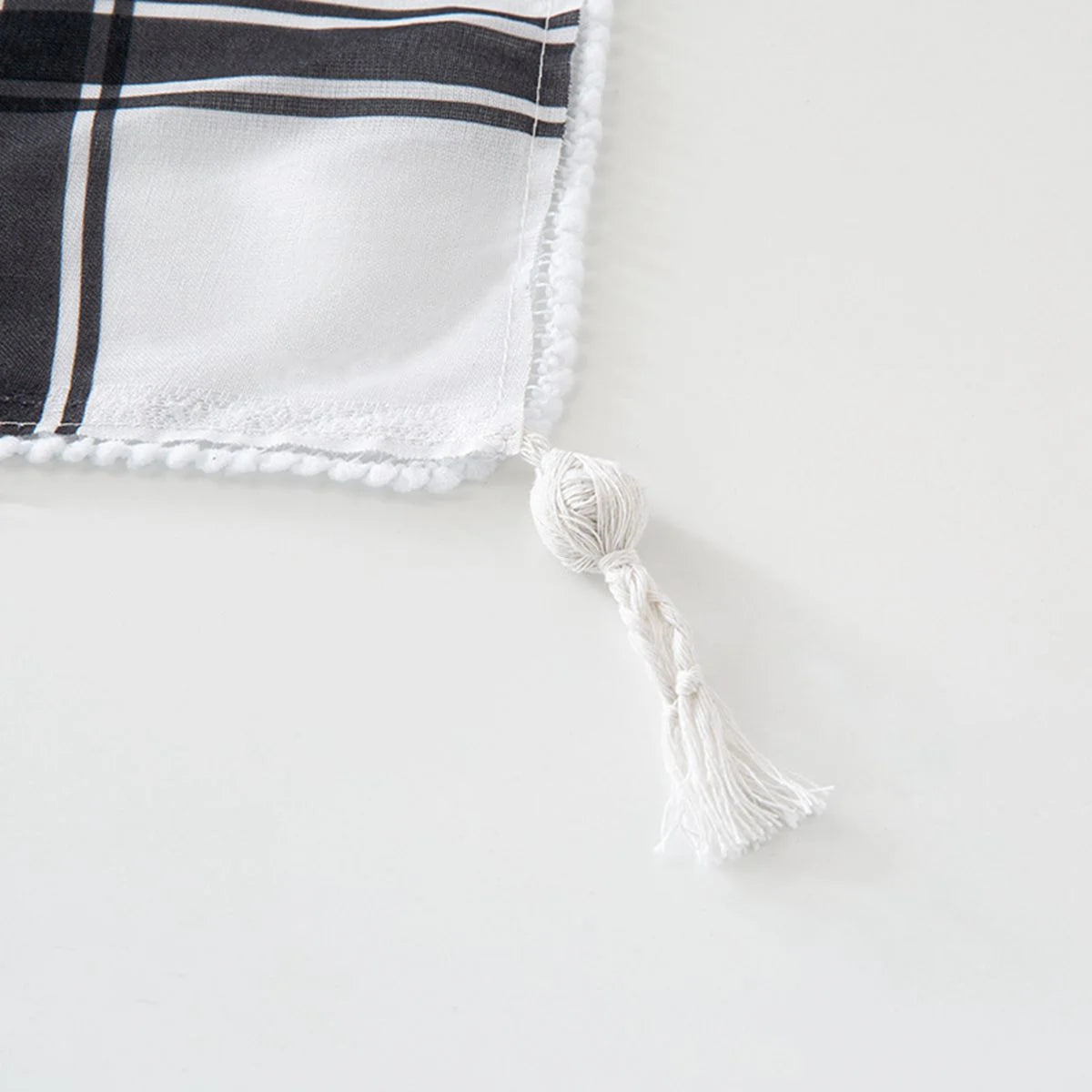 Urgarment Men's & Women's Keffiyeh Scarf - Arab Shemagh Kuffiyeh with Tassels - Cotton Linen Blend - Perfect for Outdoor, Travel & Fashion Accessories