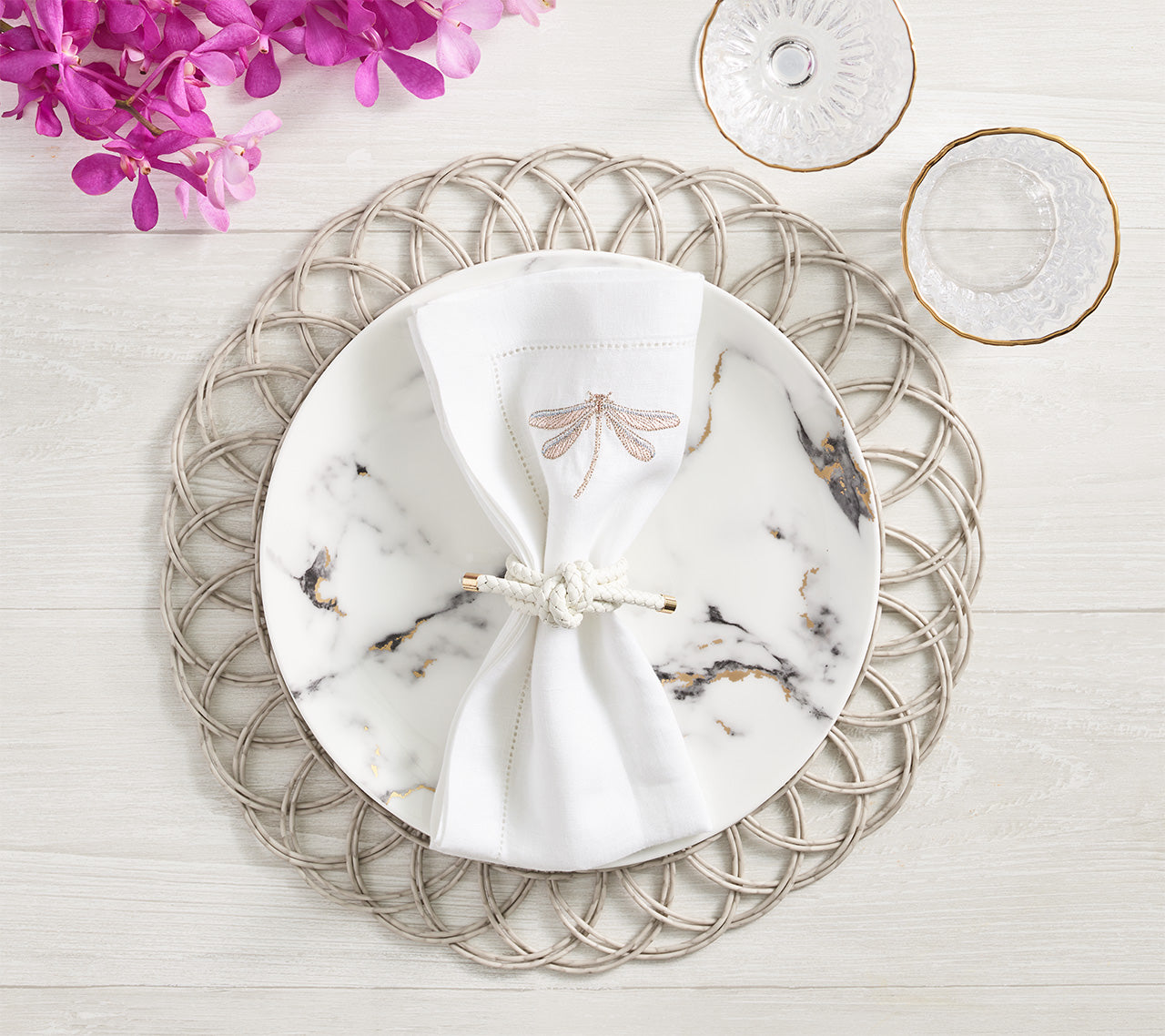 Alfresco Placemats - Waterproof Outdoor Dining Mats for Picnics, BBQs & Patio Use - Set of 4 Durable Table Mats for Summer Entertaining