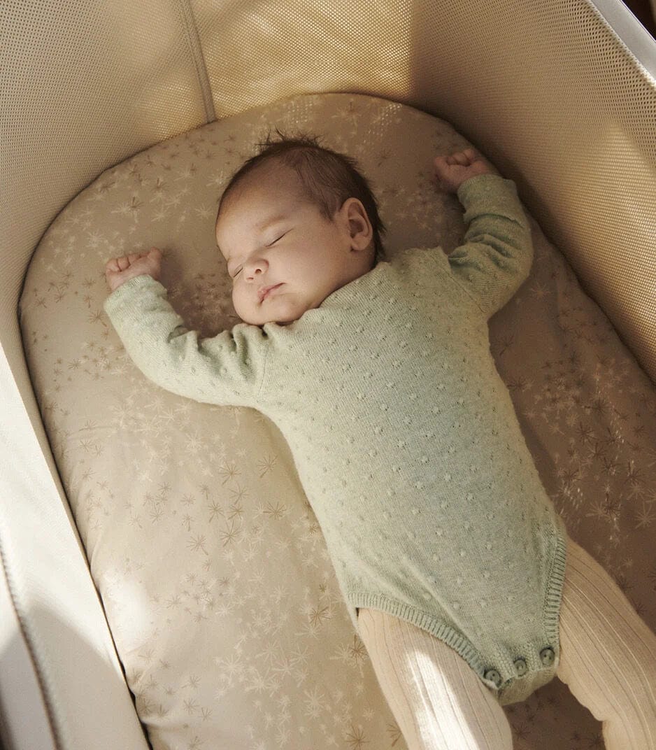 Stokke Snoozi Fitted Sheet 2 Pack - Dandelion Beige & Vanilla Cream | Soft Baby Crib Sheets for Stokke Sleepi Bassinet | Perfect for Nursery, Daycare & Travel
