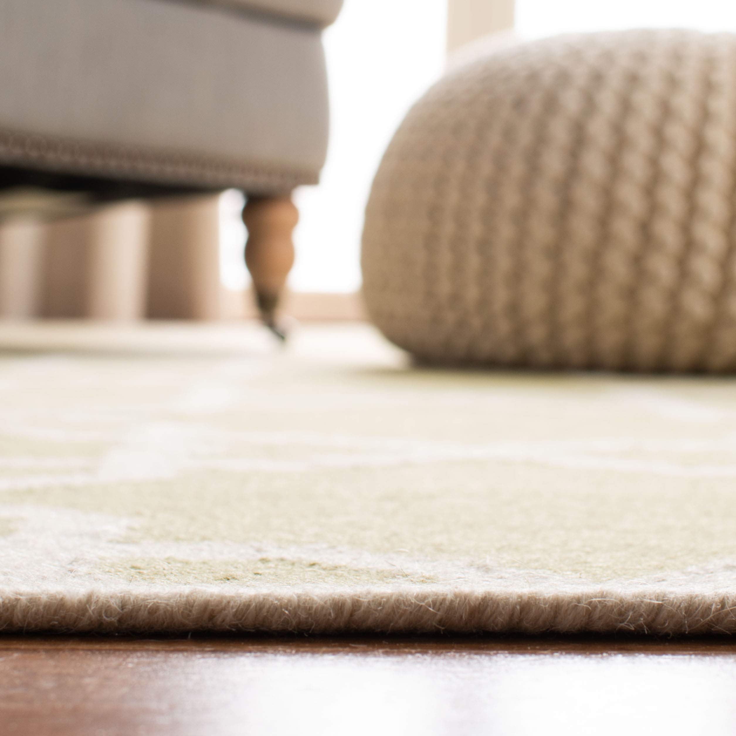 SAFAVIEH Dhurries Collection 6-Foot Round Olive & Ivory Wool Area Rug - Handmade Flatweave Premium Rug for Living Room, Bedroom, or Dining Room Decor