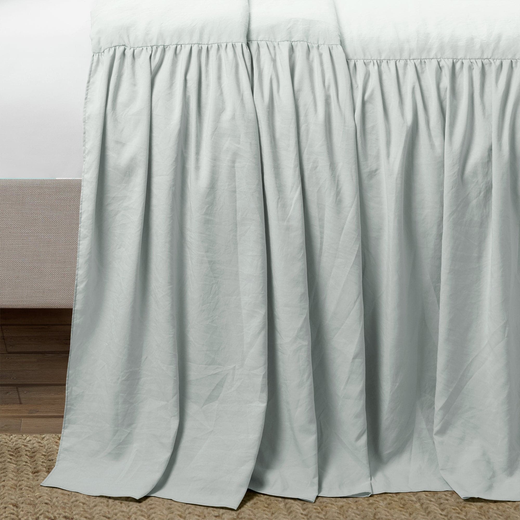 Elegant Ruffle Skirt Bedspread Set - Soft & Stylish Queen Size Bedding for Girls & Women - Perfect for Bedroom Decor, Guest Rooms & Cozy Home Styling