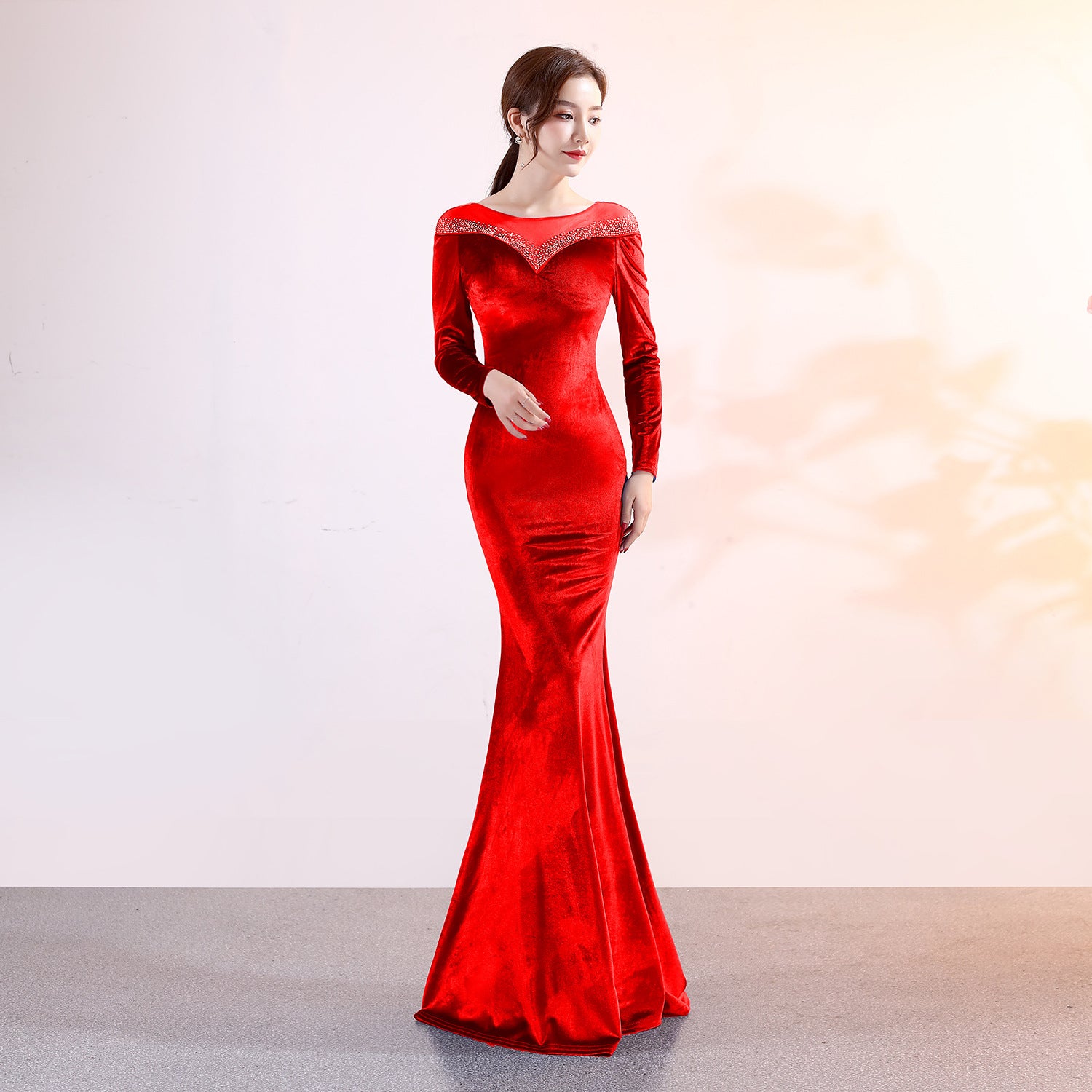 Elegant Velvet Evening Gown with Long Sleeves - Winter Banquet Dress for Hosting Company Annual Meetings & Parties | Perfect for Formal Events, Holiday Parties, and Special Occasions