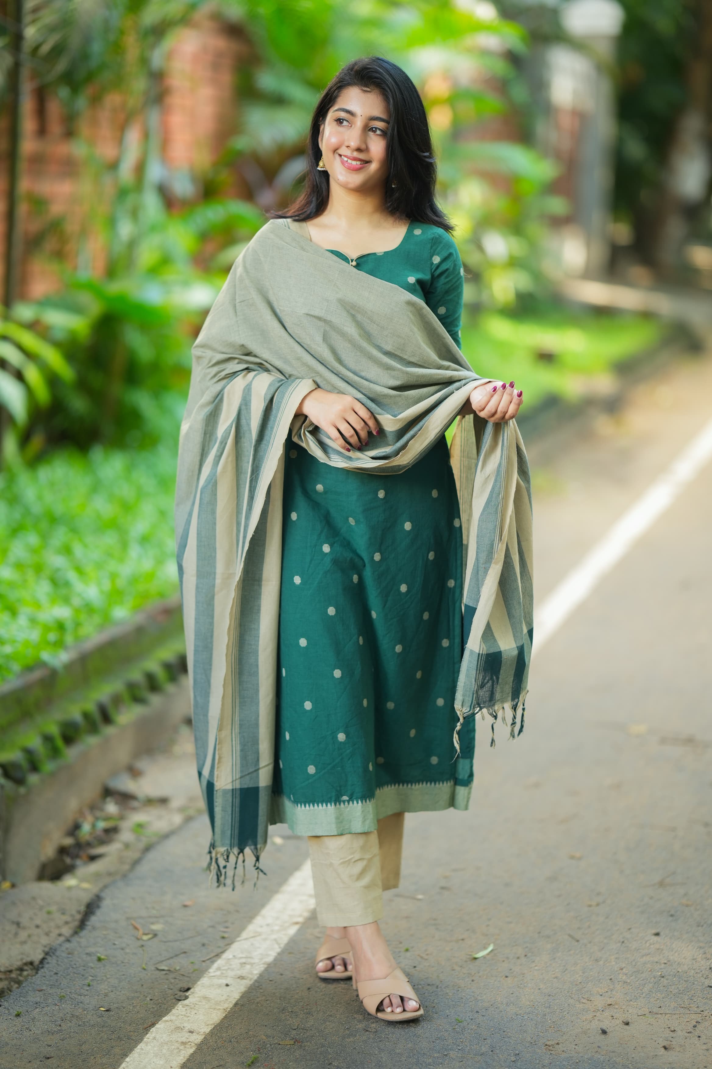 Amala Pure Handloom Cotton Saree - Soft & Breathable Traditional Indian Saree for Women - Perfect for Weddings, Festivals & Special Occasions