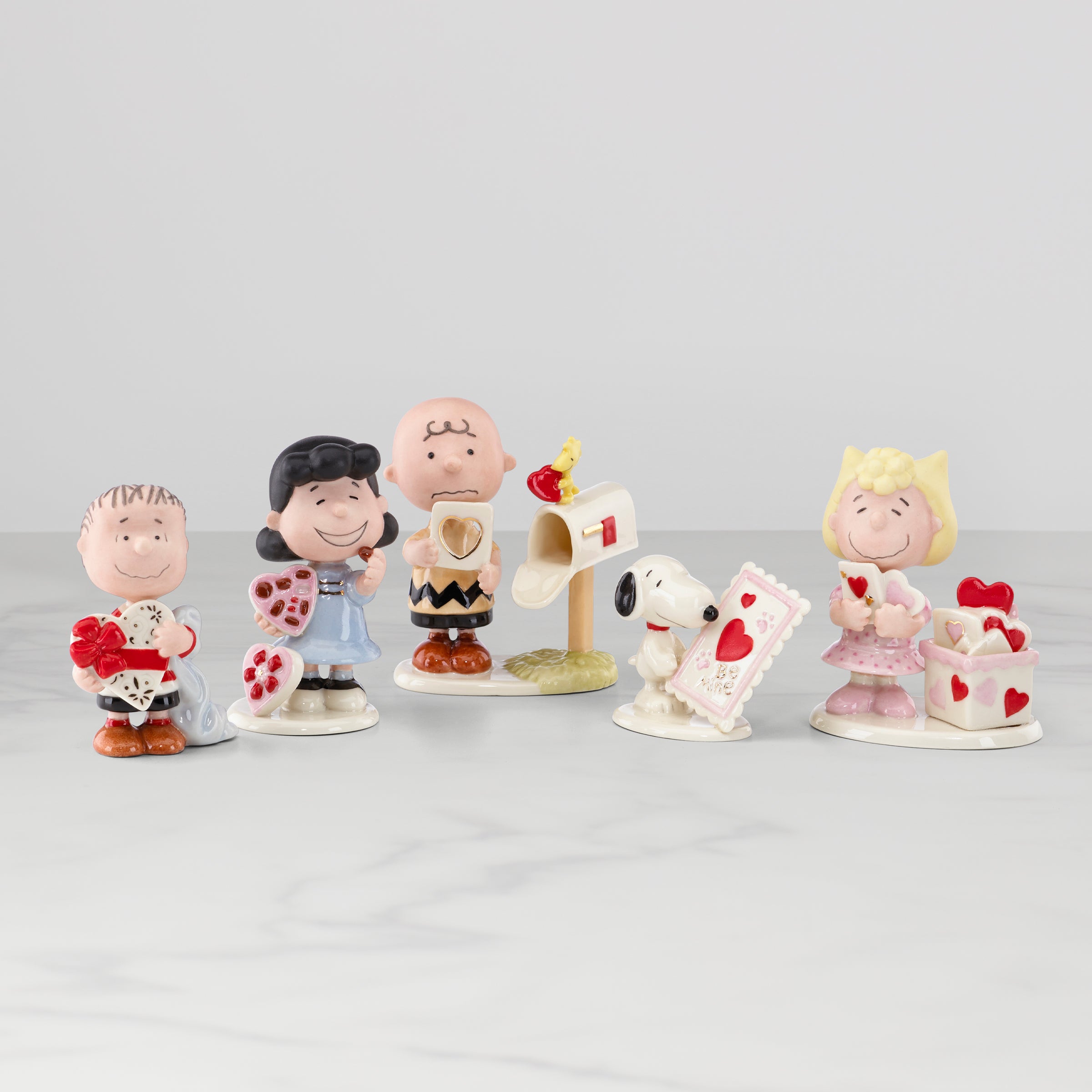 Peanuts 5-Piece Valentine's Day Figurine Set - Snoopy & Charlie Brown Collectibles for Home Decor, Gift Giving & Seasonal Display