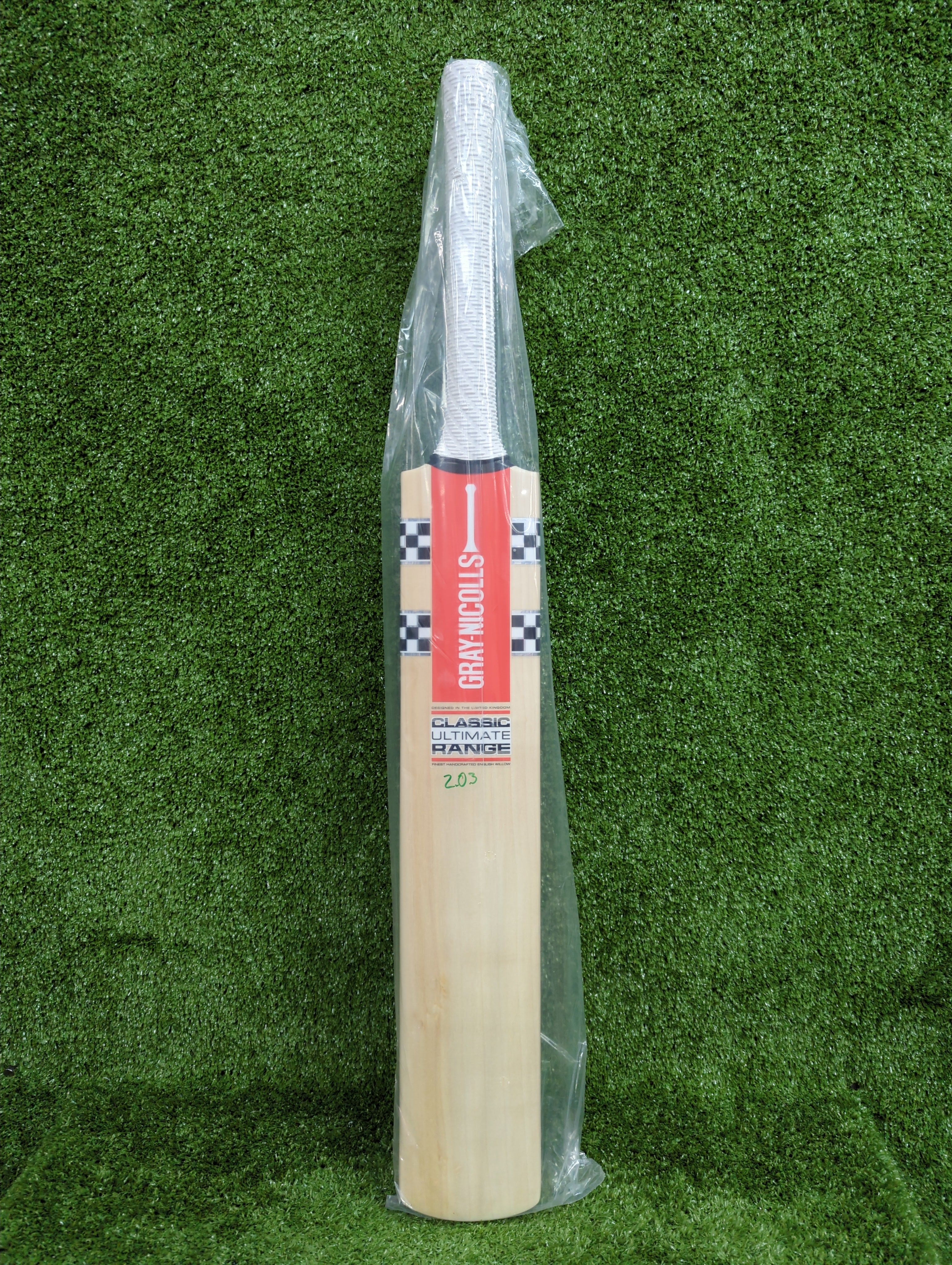 Gray Nicolls Classic Ultimate Junior/Youth English Willow Cricket Bat - Lightweight & Durable for Training & Matches