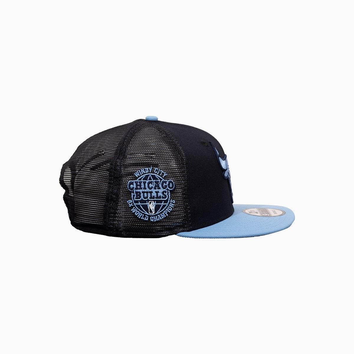 Chicago Bulls 6X NBA World Champions Snapback Trucker Hat - Official 9Fifty Adjustable Cap for Men & Women - Perfect for Basketball Games, Sports Events & Streetwear Fashion