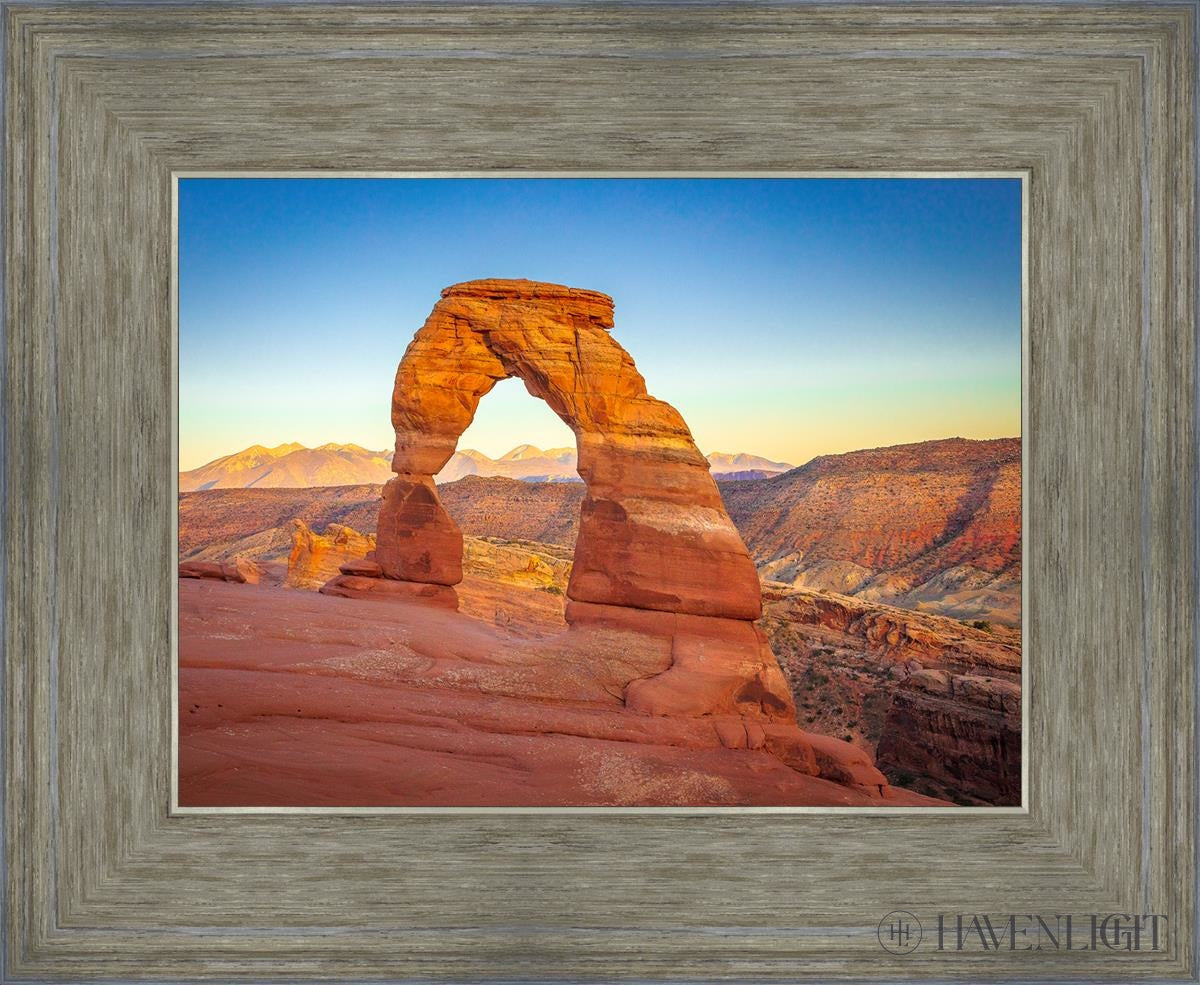 Delicate Arch Utah - Stunning Natural Sandstone Formation for Hiking & Photography | Perfect for Outdoor Adventures & Travel Souvenirs