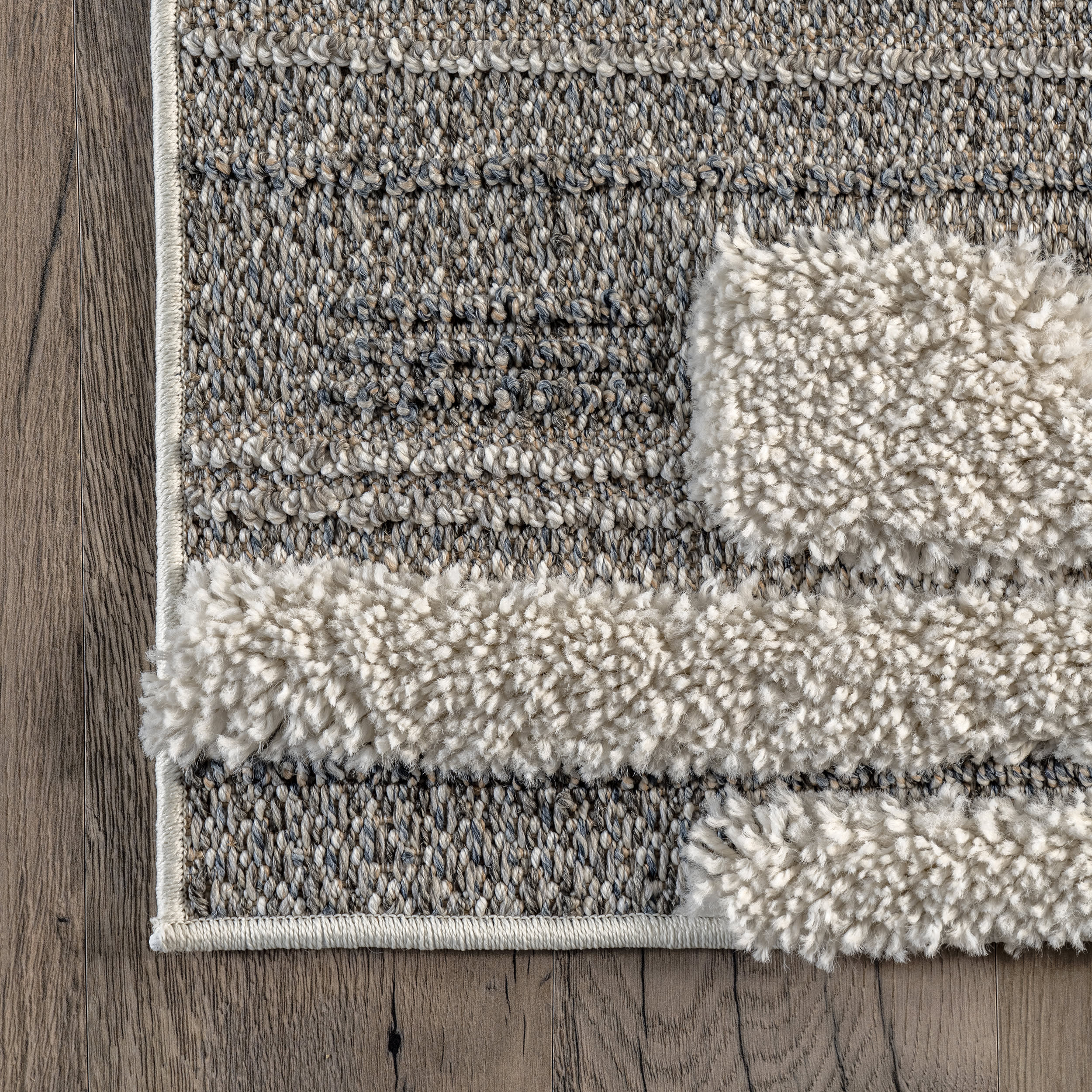 Soft Striped Shaggy Area Rug in Grey - Perfect for Living Room, Bedroom, and Cozy Home Decor