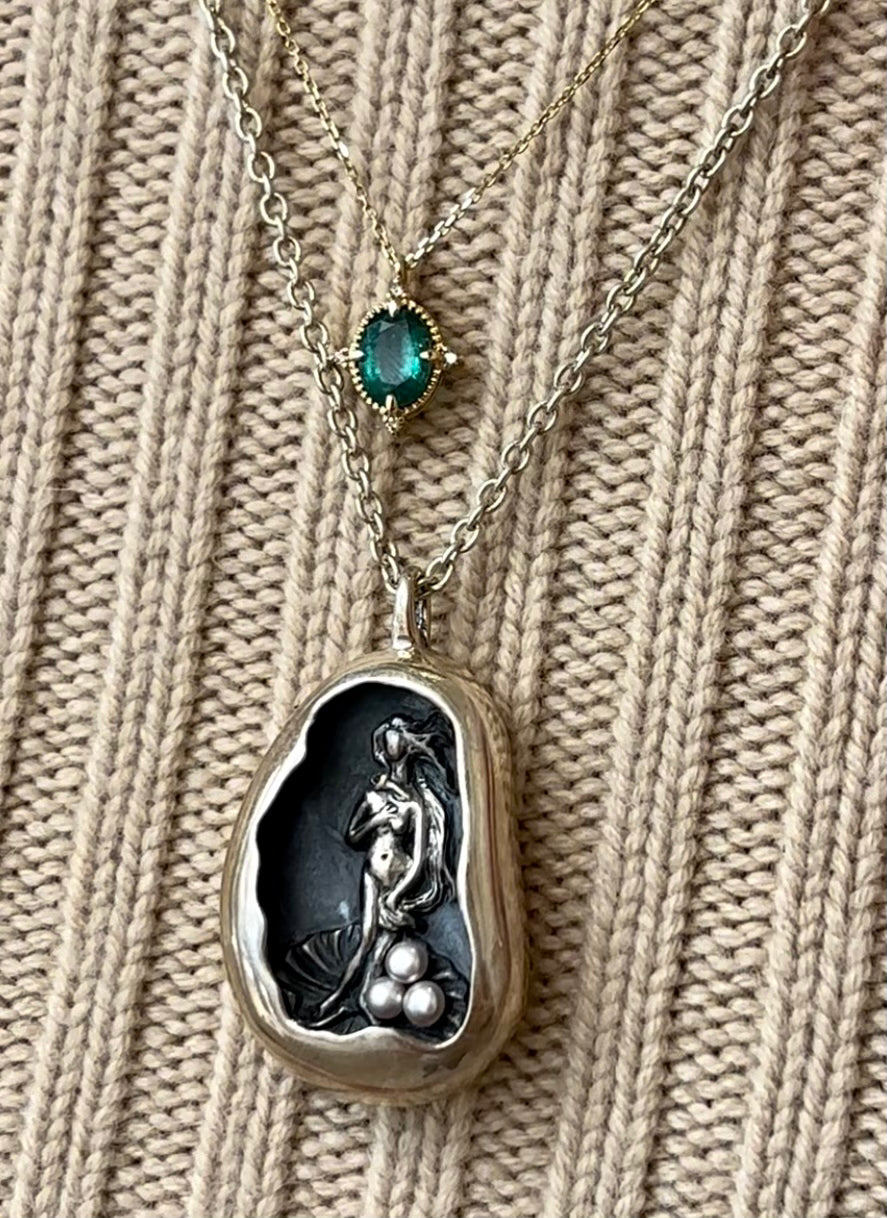 Birth of Venus Silver Pendant Necklace - Elegant Jewelry Gift for Women, Perfect for Valentine's Day & Anniversaries