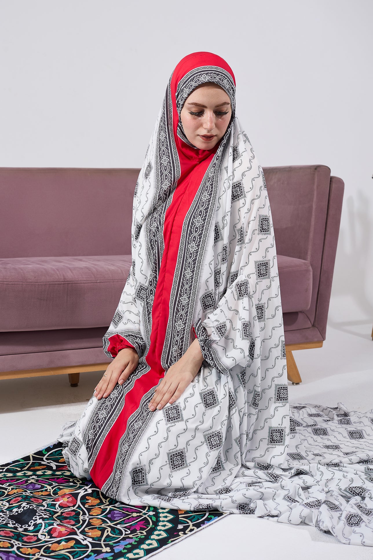 Elegant Arij Satin Prayer Gown with Ornate Black & White Print - Perfect for Islamic Prayer, Religious Ceremonies & Special Occasions