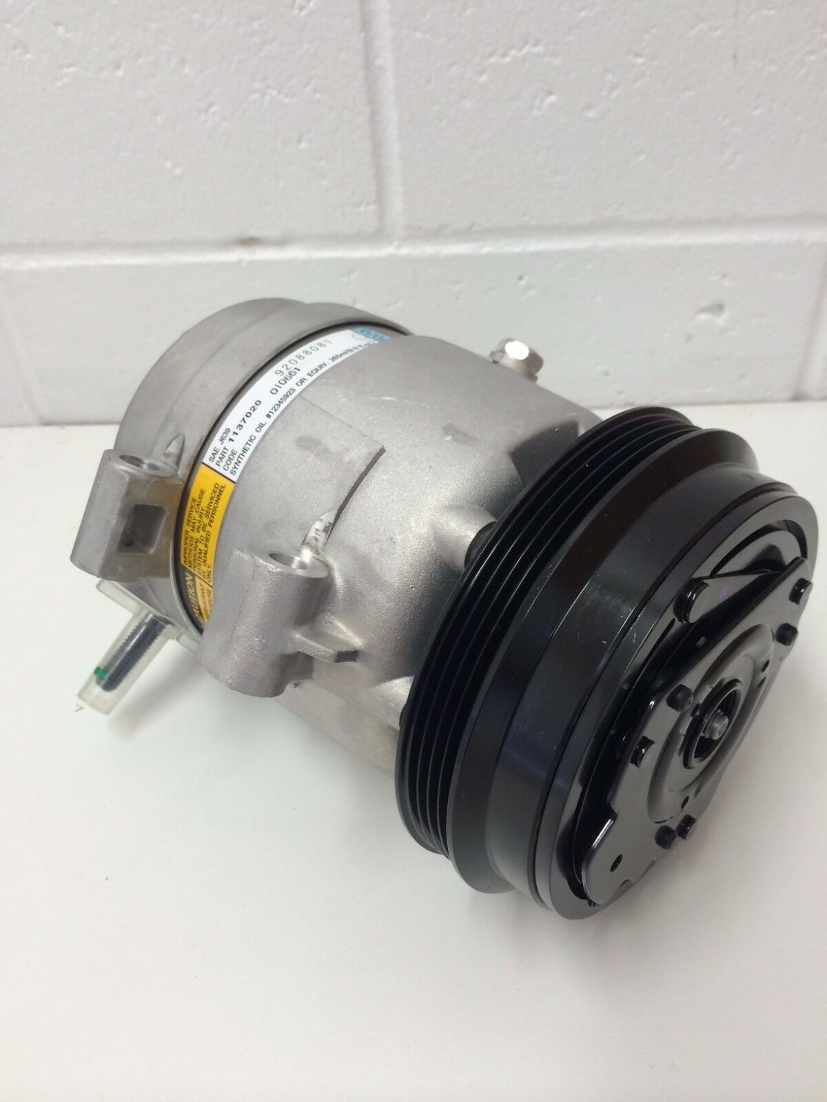 Genuine Holden Commodore VT VX VY V8 Air Conditioning Compressor Part #92088081 - Perfect Replacement for Car AC Repair & Cooling System Maintenance