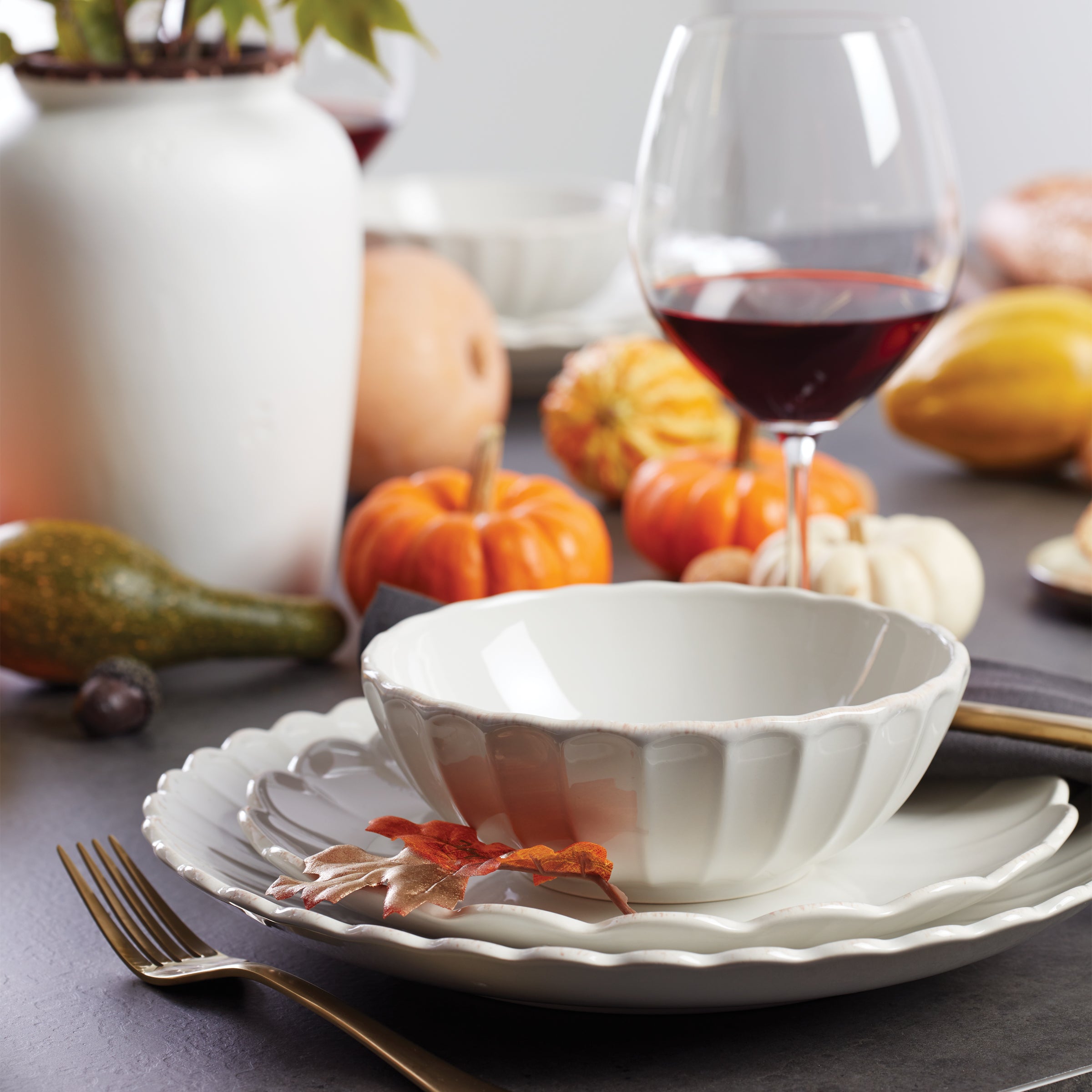 French Pearl Scallop 4-Piece Dinnerware Set - Elegant Plates, Bowls & Cups for Fine Dining, Wedding Registry & Special Occasions