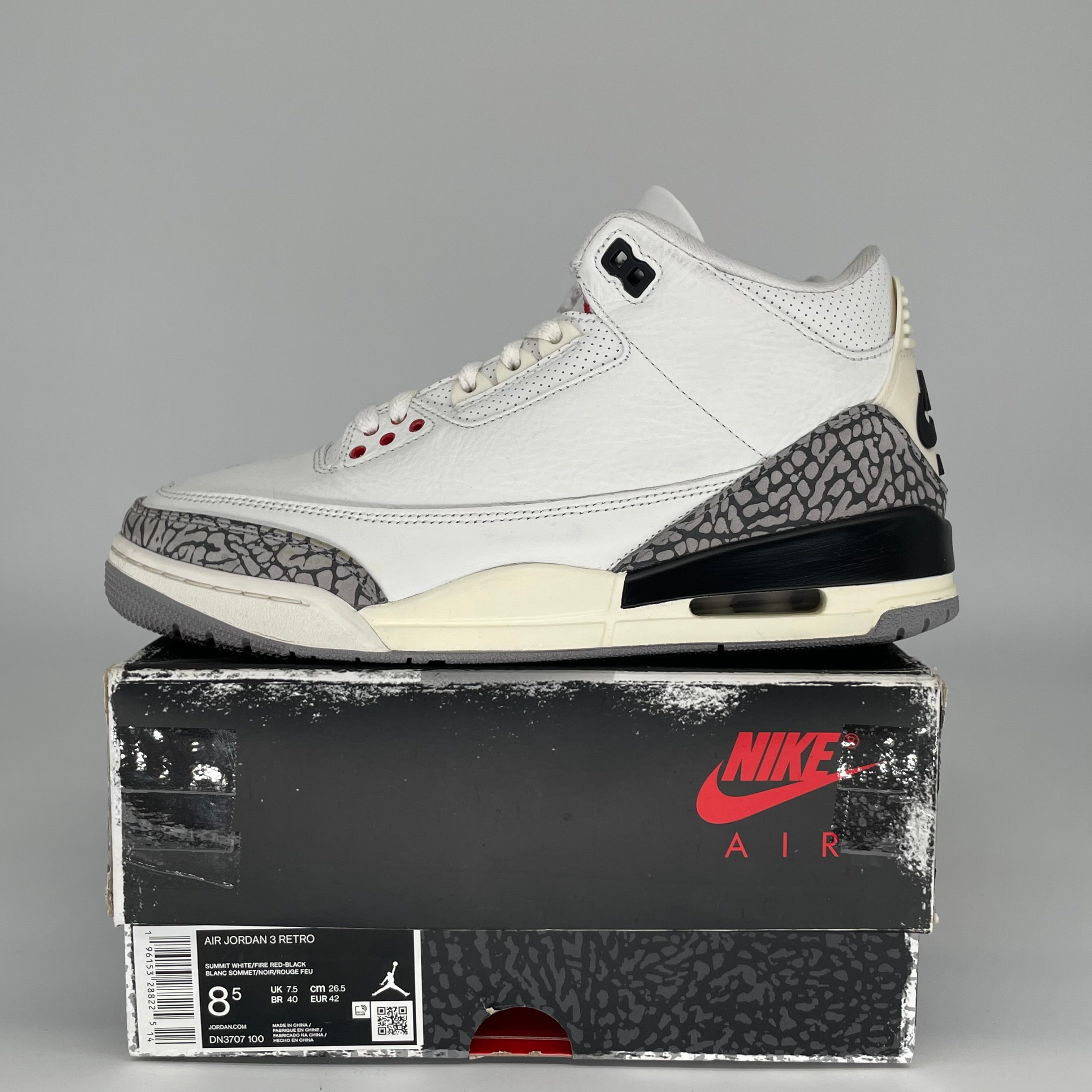 Original Title: AIR JORDAN 3 WHITE CEMENT REIMAGINED SIZE 8.5 DN3707 100   Optimized Title: **Air Jordan 3 Retro 'White Cement Reimagined' Men's Basketball Shoes - Size 8.5 (DN3707-100) - Authentic Sneakers for Casual Wear & Street Style**