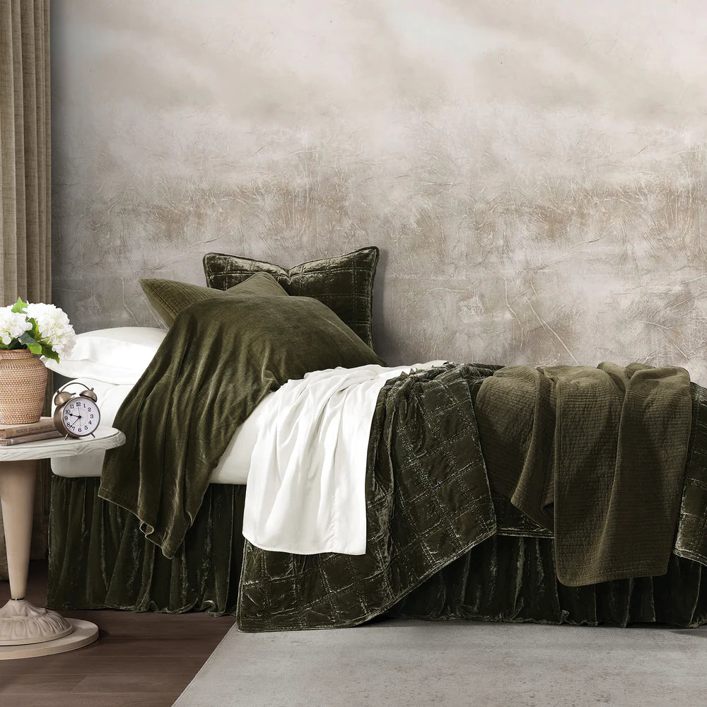 Luxury Velvet Double Box Stitch Quilt - Soft & Cozy Bedding Set for All Seasons - Perfect for Master Bedroom, Guest Room, or Dorm Decor