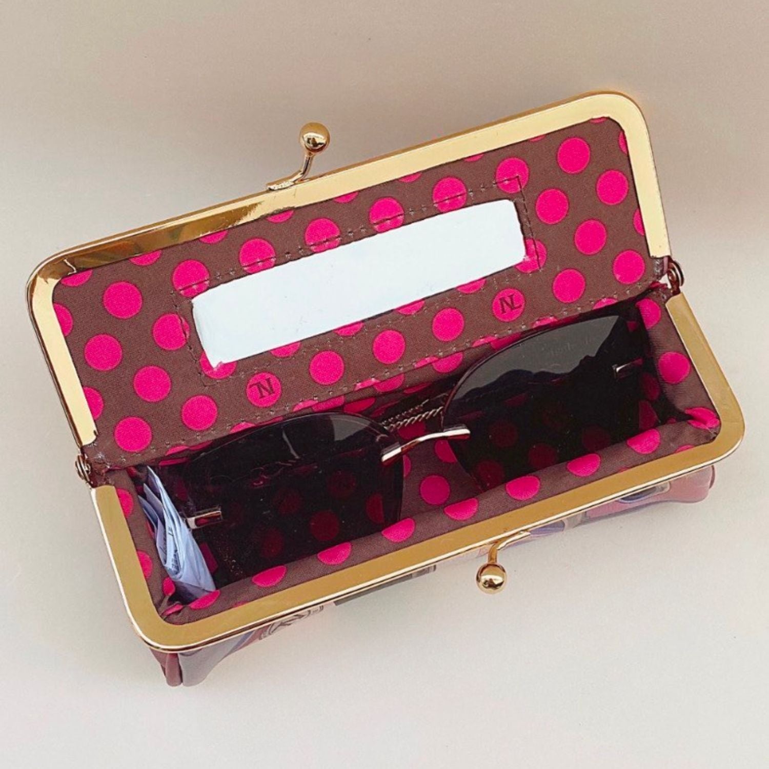KISS LOCK MAKEUP CASE - Portable Cosmetic Organizer for Travel, Home & Professional Use | Waterproof Vanity Box with Mirror for Makeup Brushes & Beauty Essentials