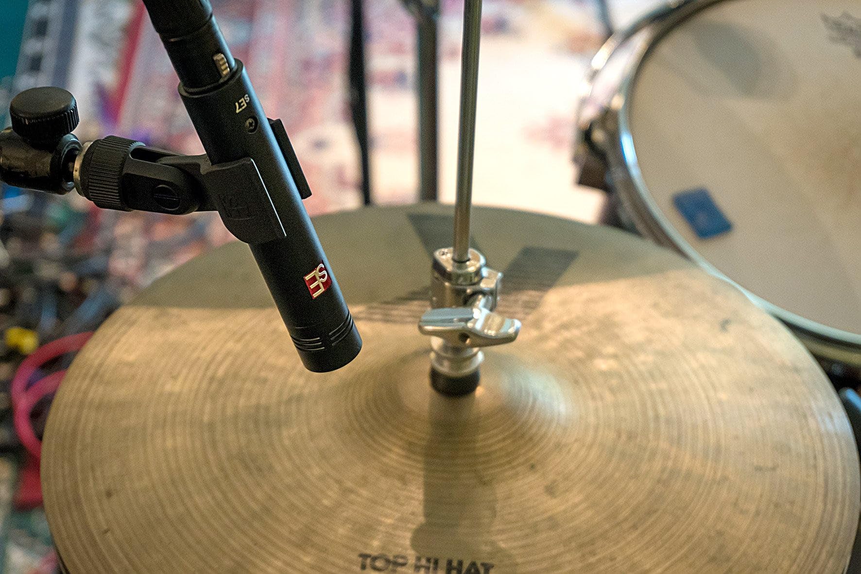 SE ELECTRONICS sE7 Small Diaphragm Cardioid Condenser Microphone - Matched Pair with Clip for Studio Recording, Podcasting & Live Performances