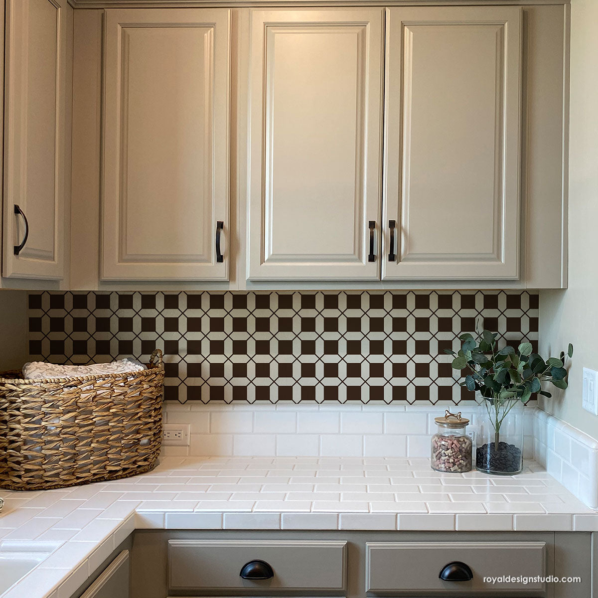 Small Mosaic Grid Tile Stencil for DIY Home Decor, Wall Art, and Craft Projects – Perfect for Bathroom, Kitchen Backsplash, and Floor Designs