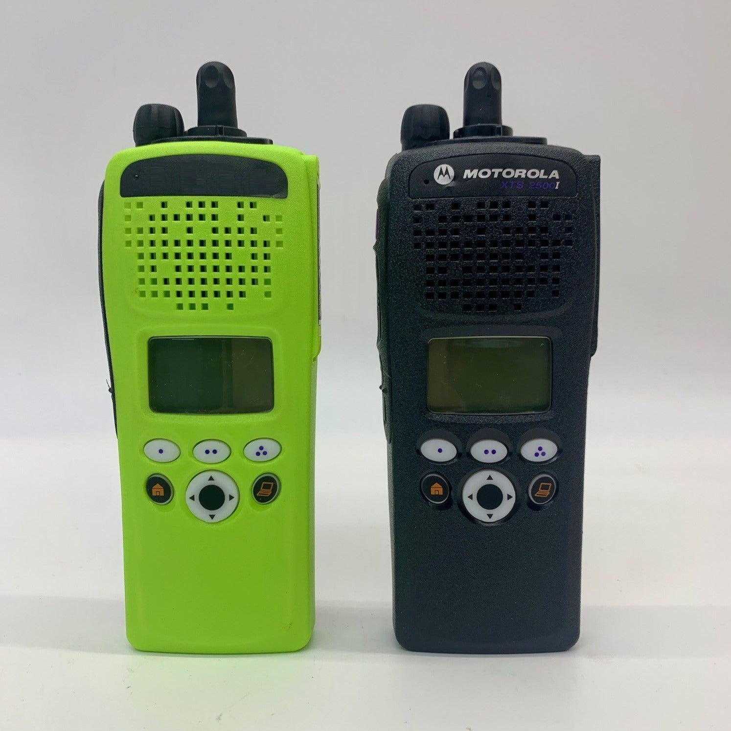 Motorola XTS2500 UHF R2 H46SDF9PW6BN BN Model 2 Two-Way Portable Radio for Public Safety & Emergency Communications - Police, Fire, Security & Construction Use