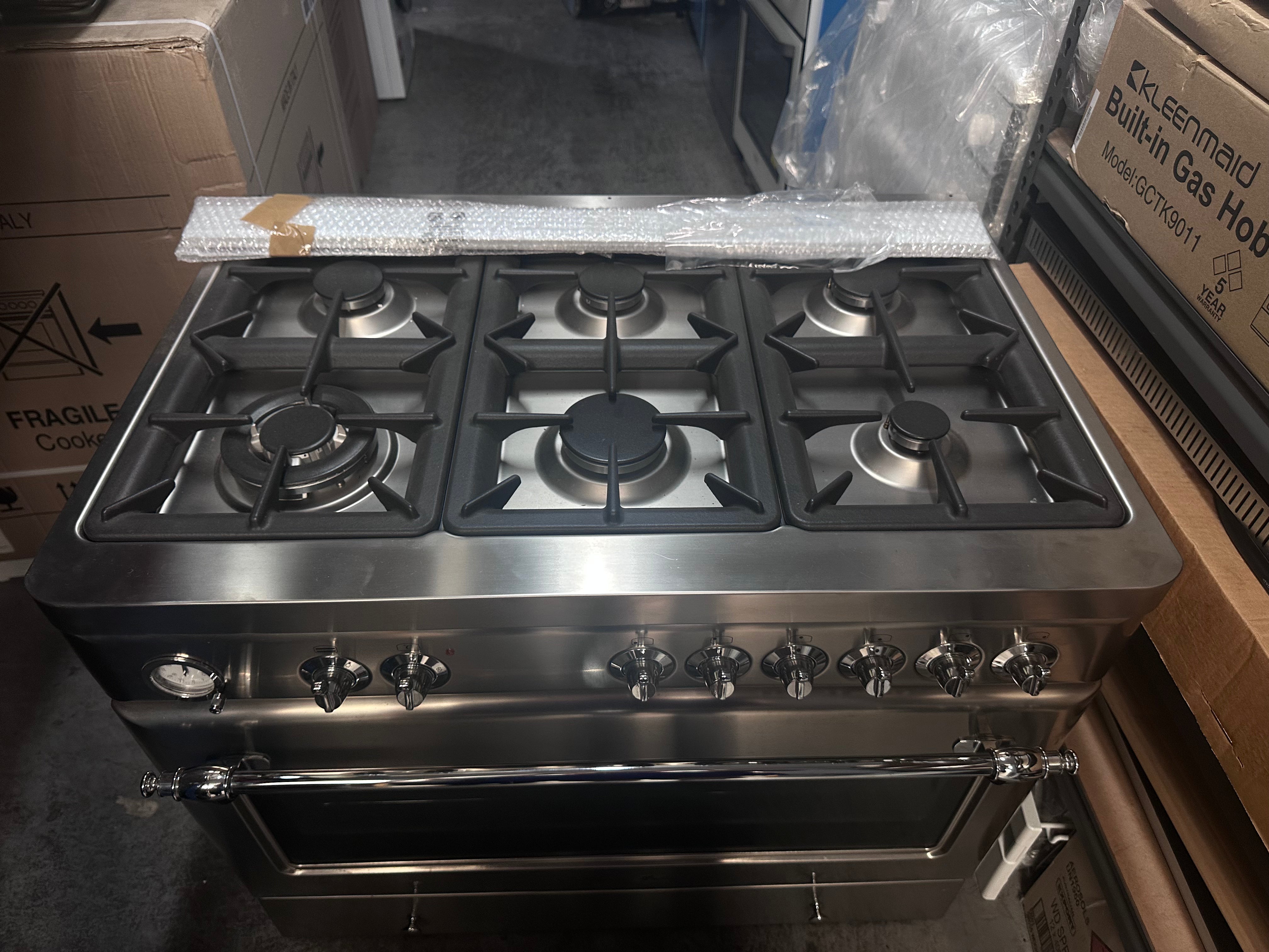 Artusi 90cm Dual Fuel Freestanding Oven & Stove - AFG999X [Factory Second] - Professional Gas Cooktop & Electric Oven - Perfect for Home Kitchens & Restaurants