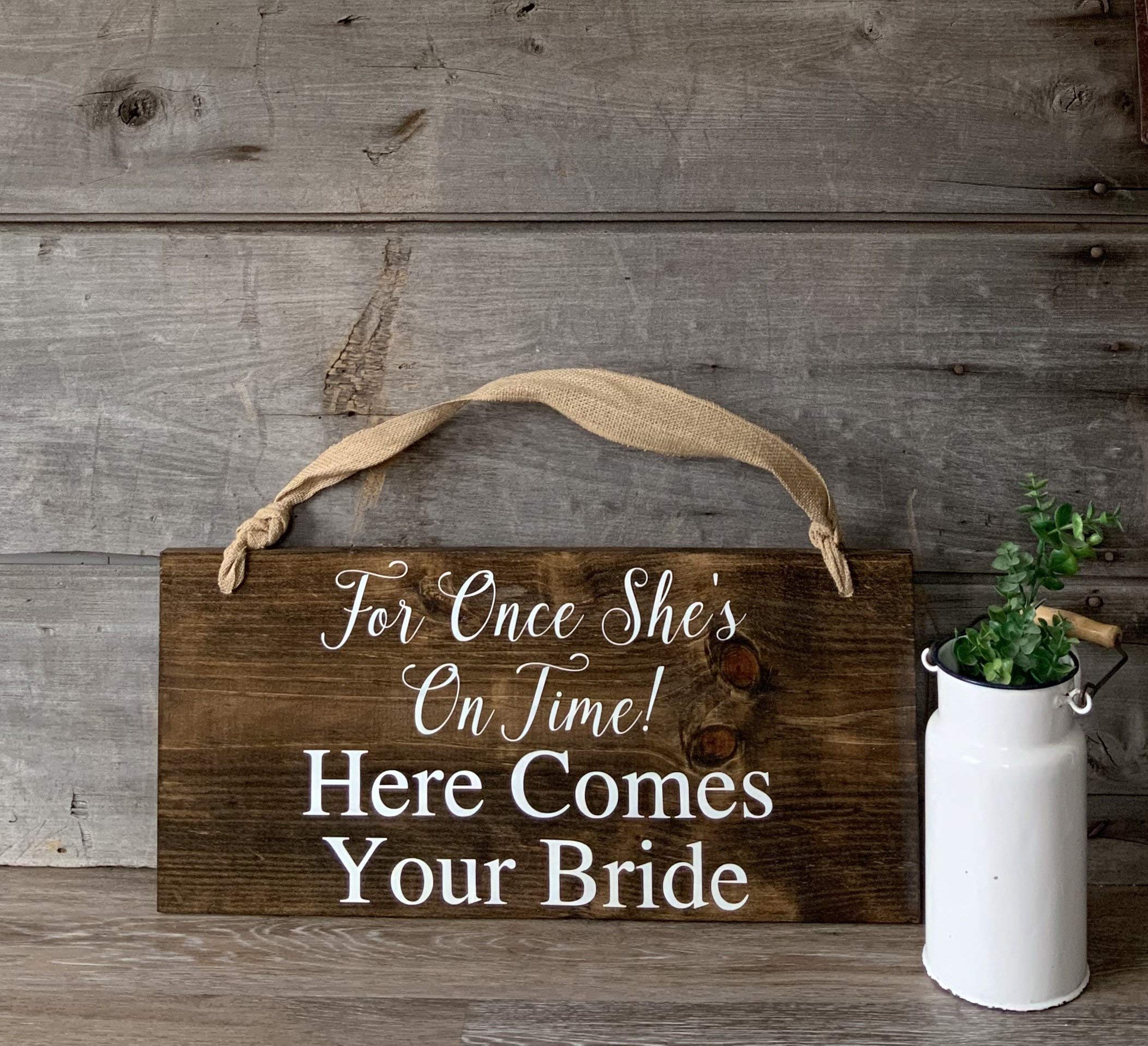MaxwellYule 'Here Comes The Bride' Wedding Decor - Flower Girl Sign for Bride's Entrance, Ceremony & Reception Decorations