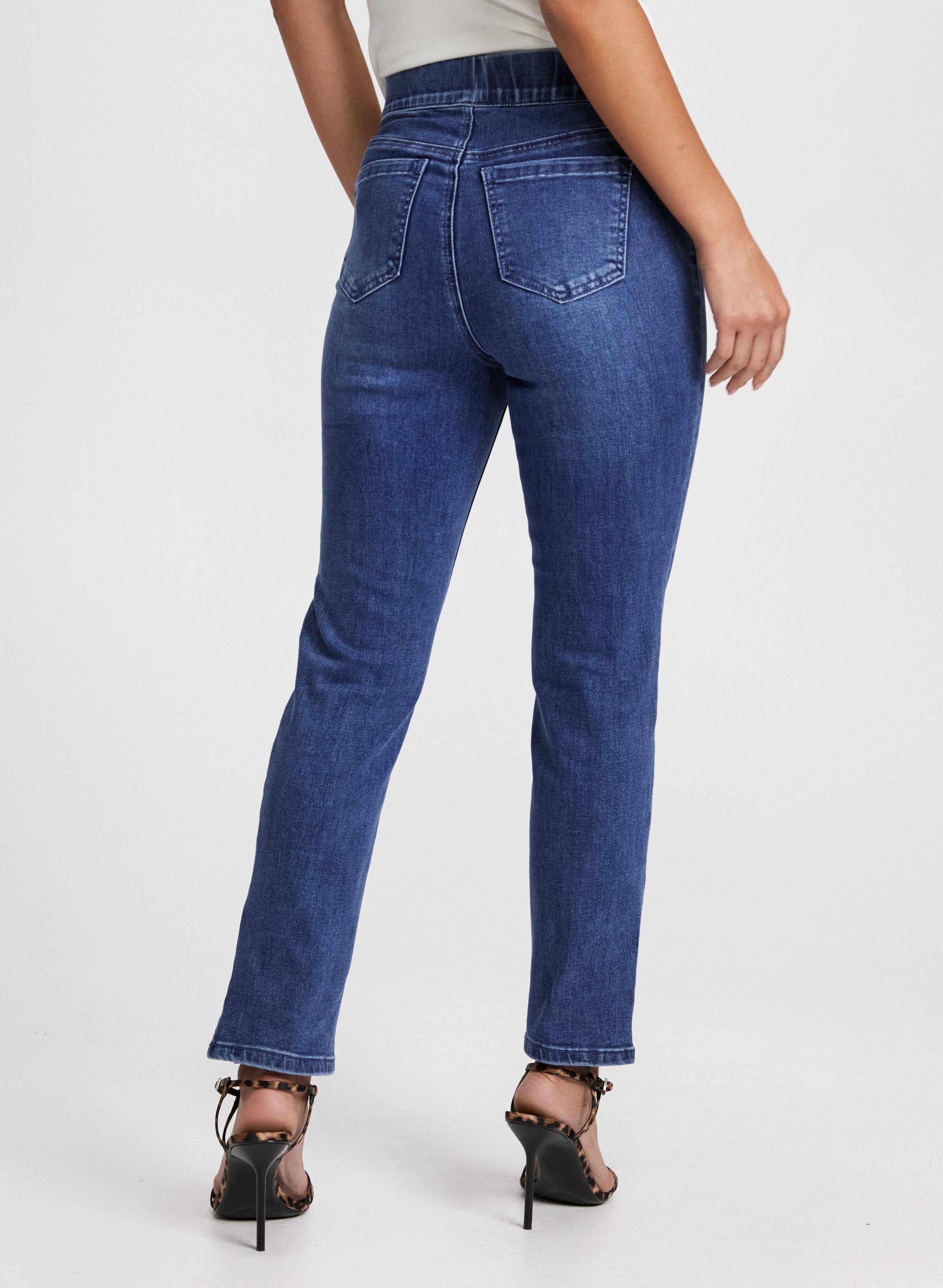 Embellished Hem Slit Jeans for Women - Trendy High Waist Skinny Jeans with Stylish Details | Perfect for Casual Outfits, Date Nights & Parties