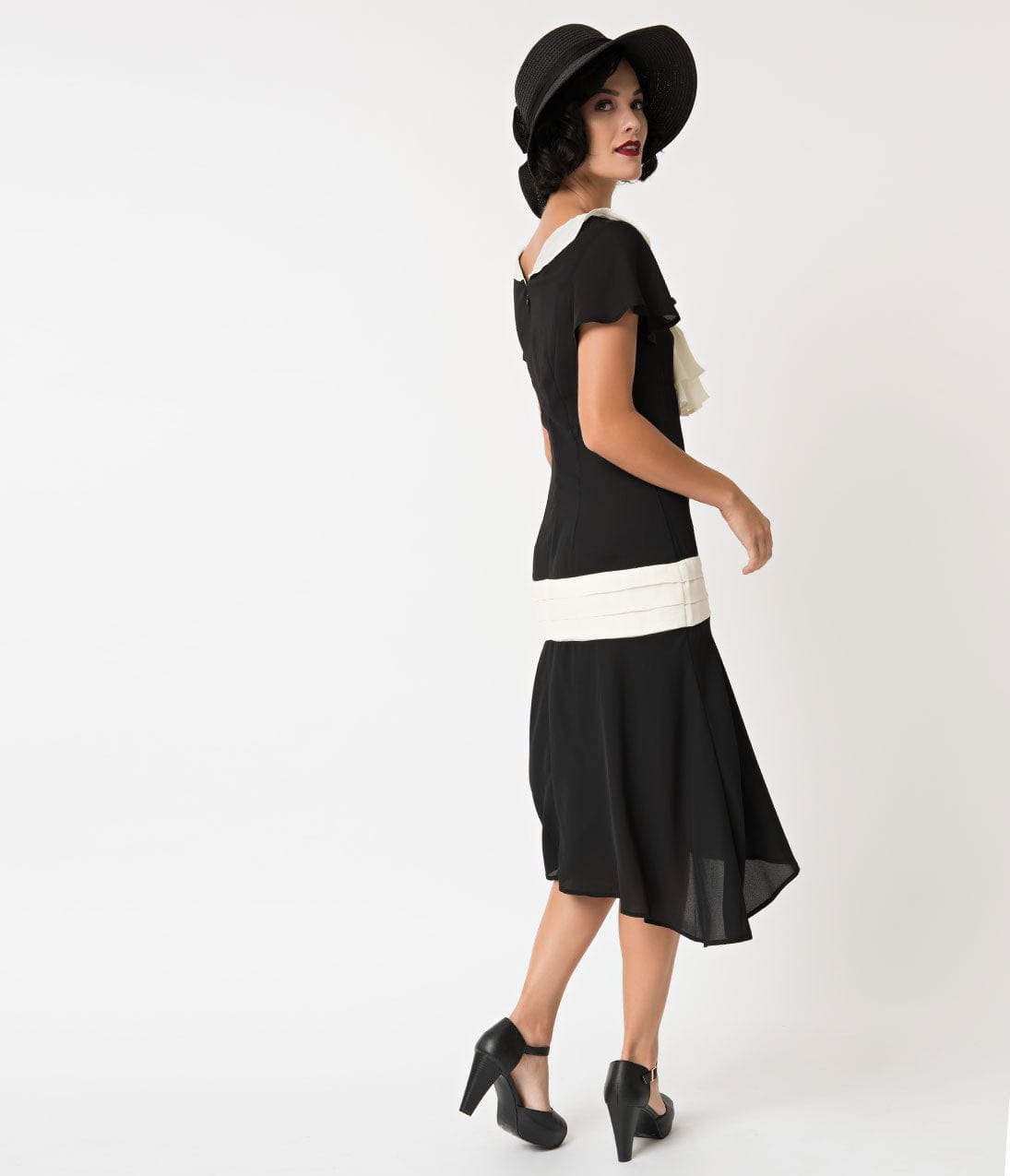 Vintage 1920s Black & Cream Wilshire Flapper Day Dress - Retro Gatsby Style Party Costume for Women, Halloween, Themed Events & Historical Reenactments