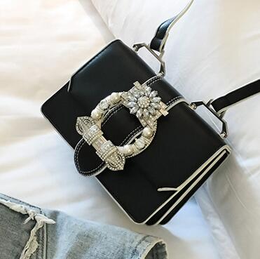 Blanco Shoulder Bags
