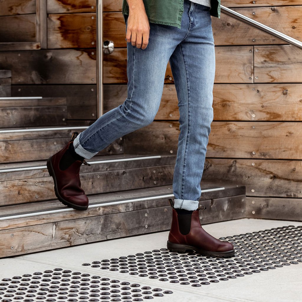 Blundstone 2130 Classic Chelsea Boots - Waterproof Leather Ankle Boots for Men & Women - Auburn Brown - Perfect for Work, Hiking & Outdoor Adventures