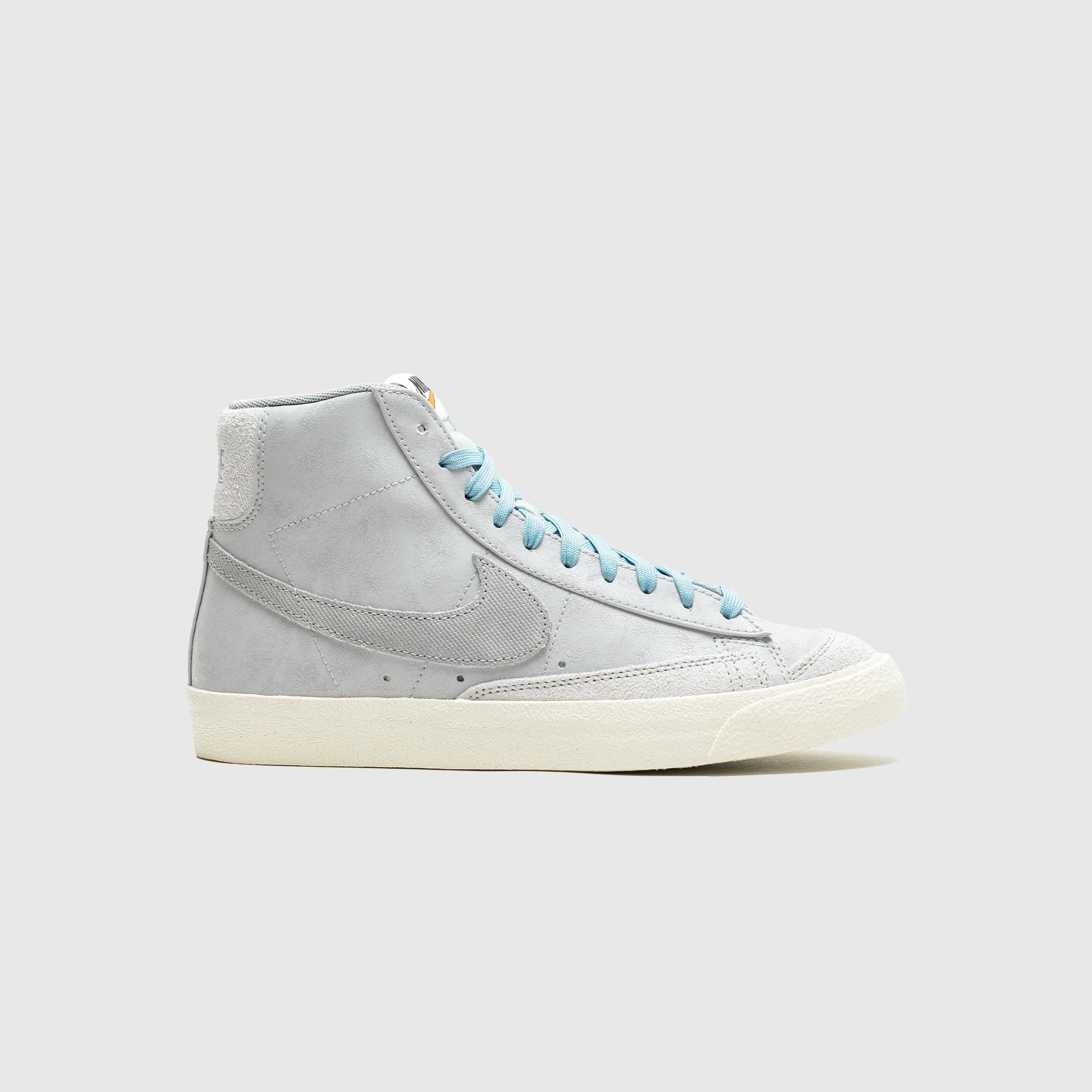 Nike Blazer Mid '77 Premium Sneakers - Certified Fresh Grey Fog - Stylish & Comfortable for Casual Wear, Street Fashion & Everyday Outfits