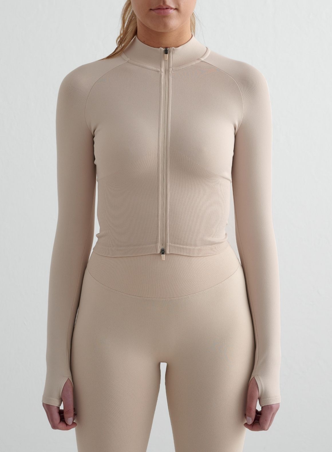 Stylish Clay Shape Seamless Zip Jacket for Women - Trendy Lightweight Outerwear for Casual Wear, Travel & Outdoor Activities