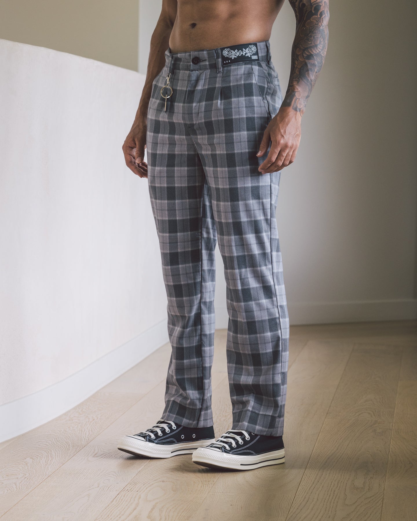 404 Heritage Trousers Off Ash Plaid - Classic Men's Casual Pants for Outdoor Adventures & Everyday Wear