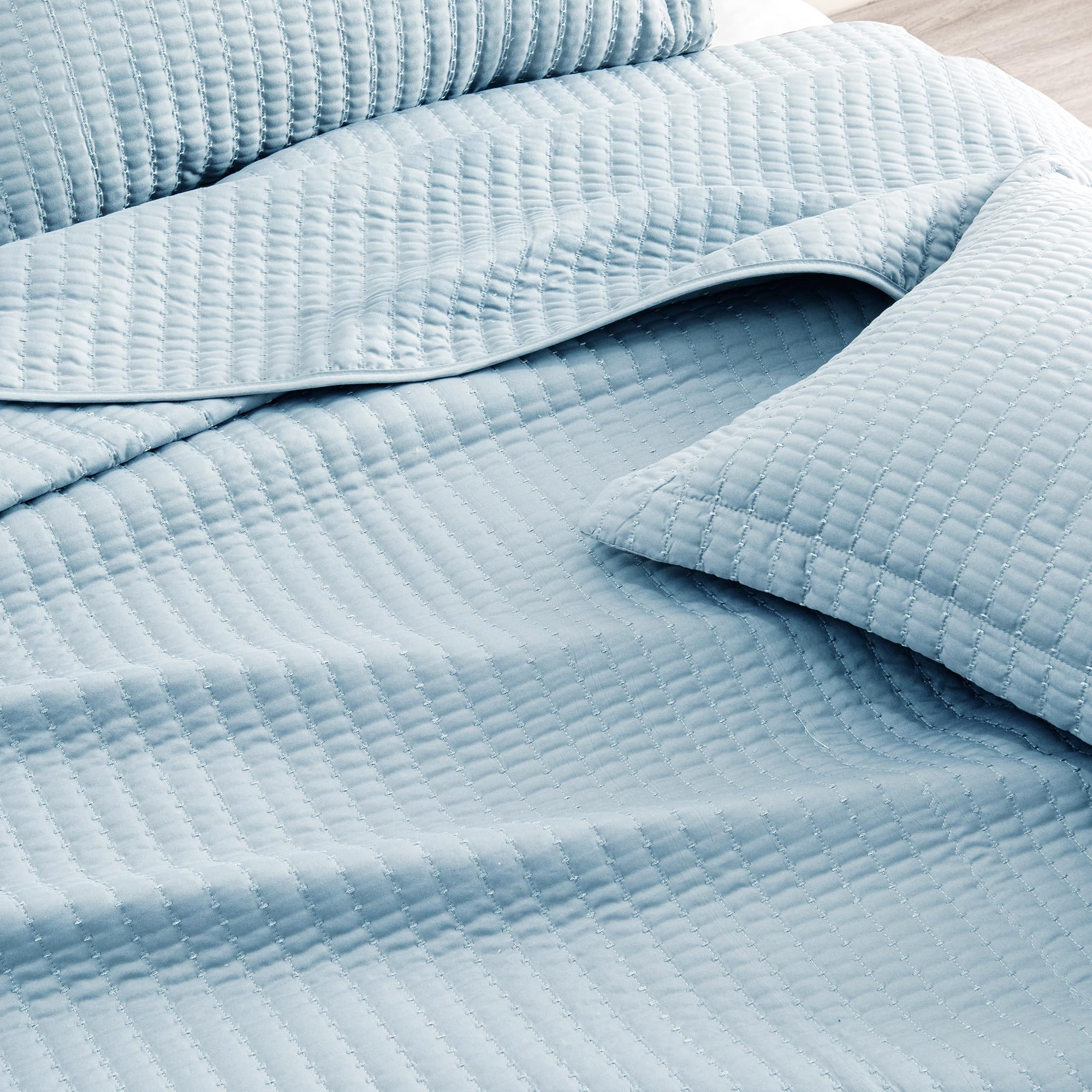 Great Bay Home Alicia Collection 2-Piece Channel Stitch Quilt Set with Shams - Twin Size Baby Blue All-Season Bedding for Cozy Bedroom Decor