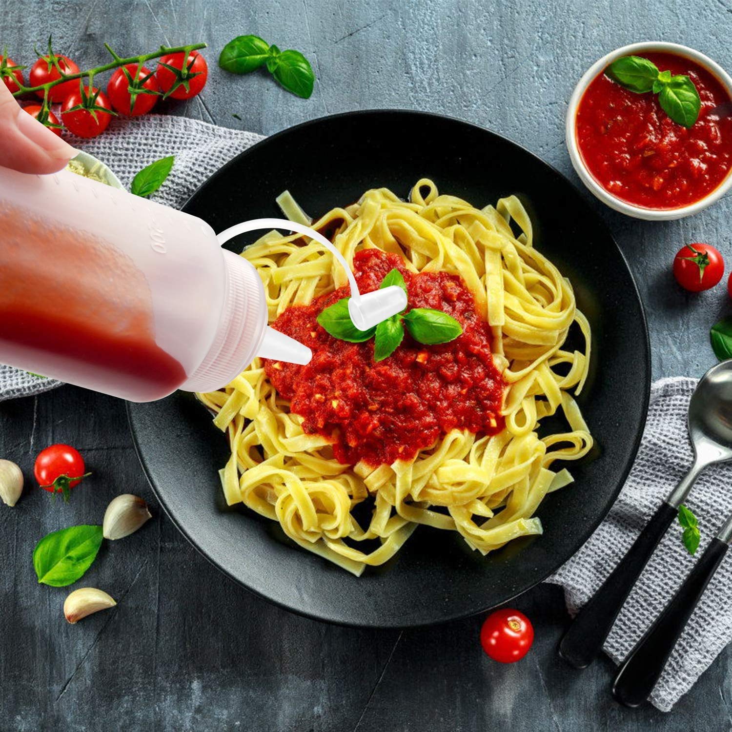 Zollyss 650ml Plastic Squeeze Bottle Set (3 Pack) - Perfect for Ketchup, Mustard, Honey & Oil Dispensing - Ideal for Kitchen, BBQ, Restaurants & Food Service