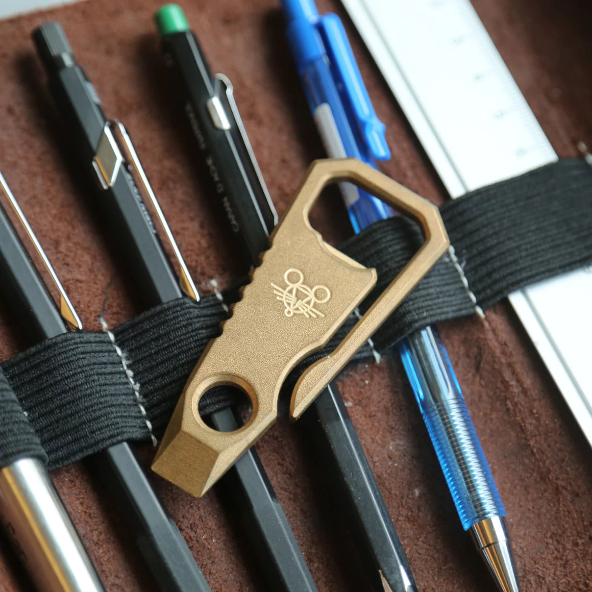 Heavy Duty Caplifter Pry Bar - Multi-Purpose Tool for Removing Bottle Caps, Nails, and Opening Boxes - Perfect for Home, Garage, and Outdoor Use