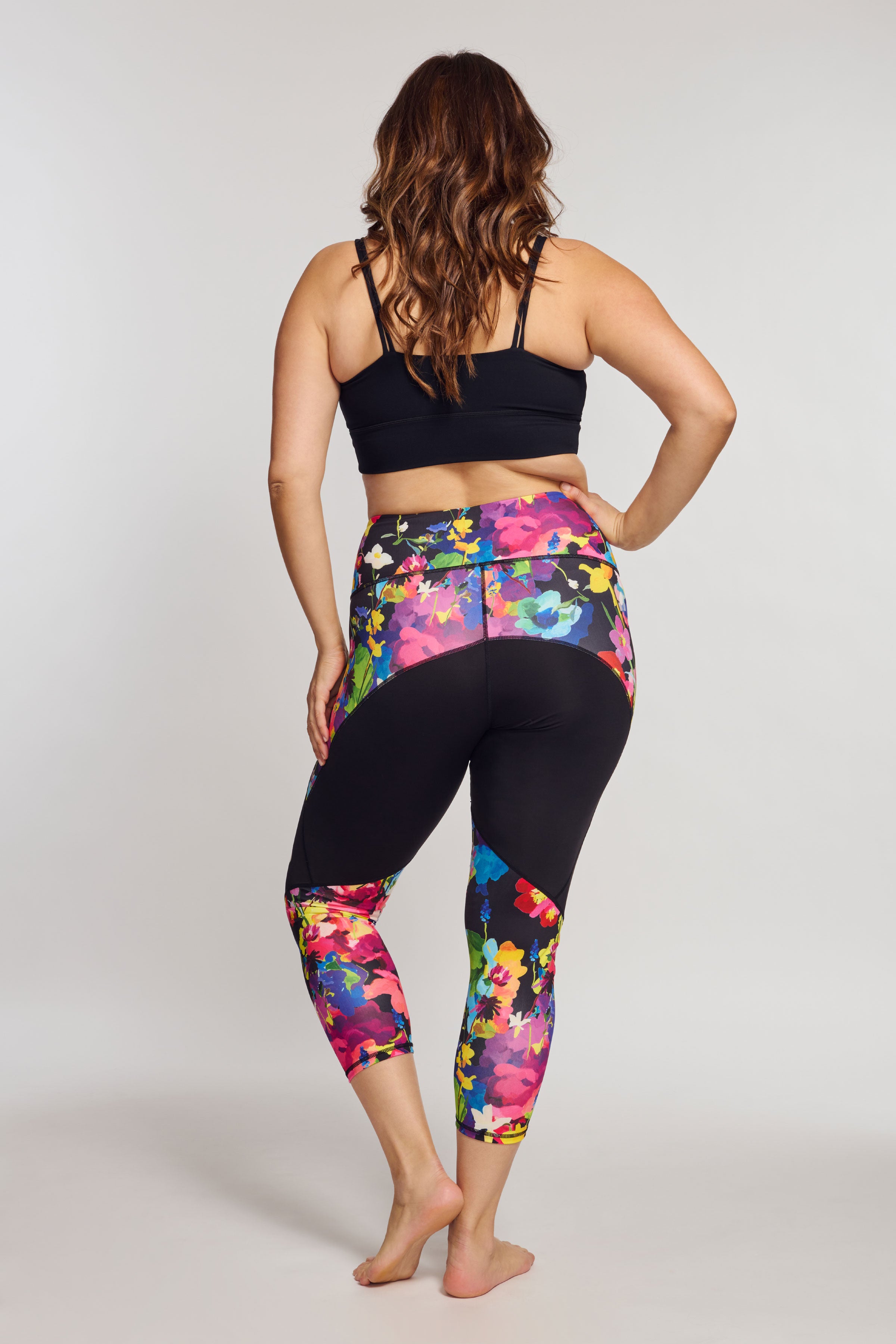 High Waisted Slimming Capri Leggings for Women - Tummy Control Workout Yoga Pants in Le Jardin Floral Print - Perfect for Gym, Running & Casual Wear