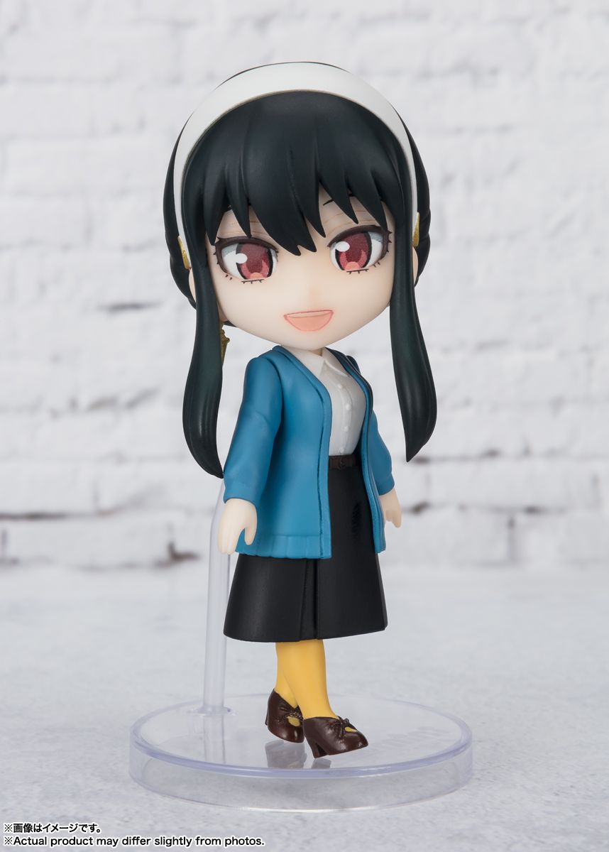 Bandai Figuarts Mini #132 Spy x Family Yor Forger (Odekeke Outfit Ver.) Anime Action Figure - Perfect for Collectors & Display in Home, Office, or Gaming Room