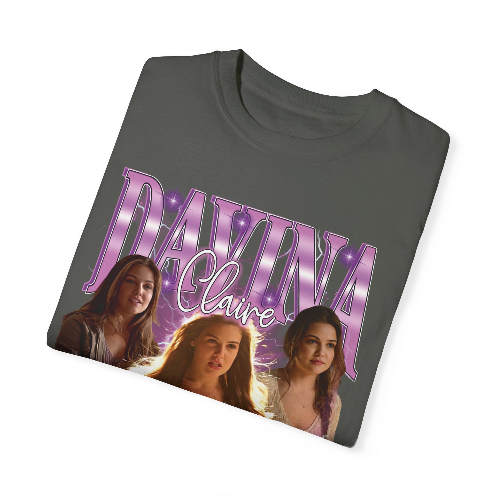Davina Claire 90s Vintage Retro T-Shirt - Soft Cotton Graphic Tee for Women - Perfect for Casual Wear, 90s Theme Parties & Nostalgic Fashion