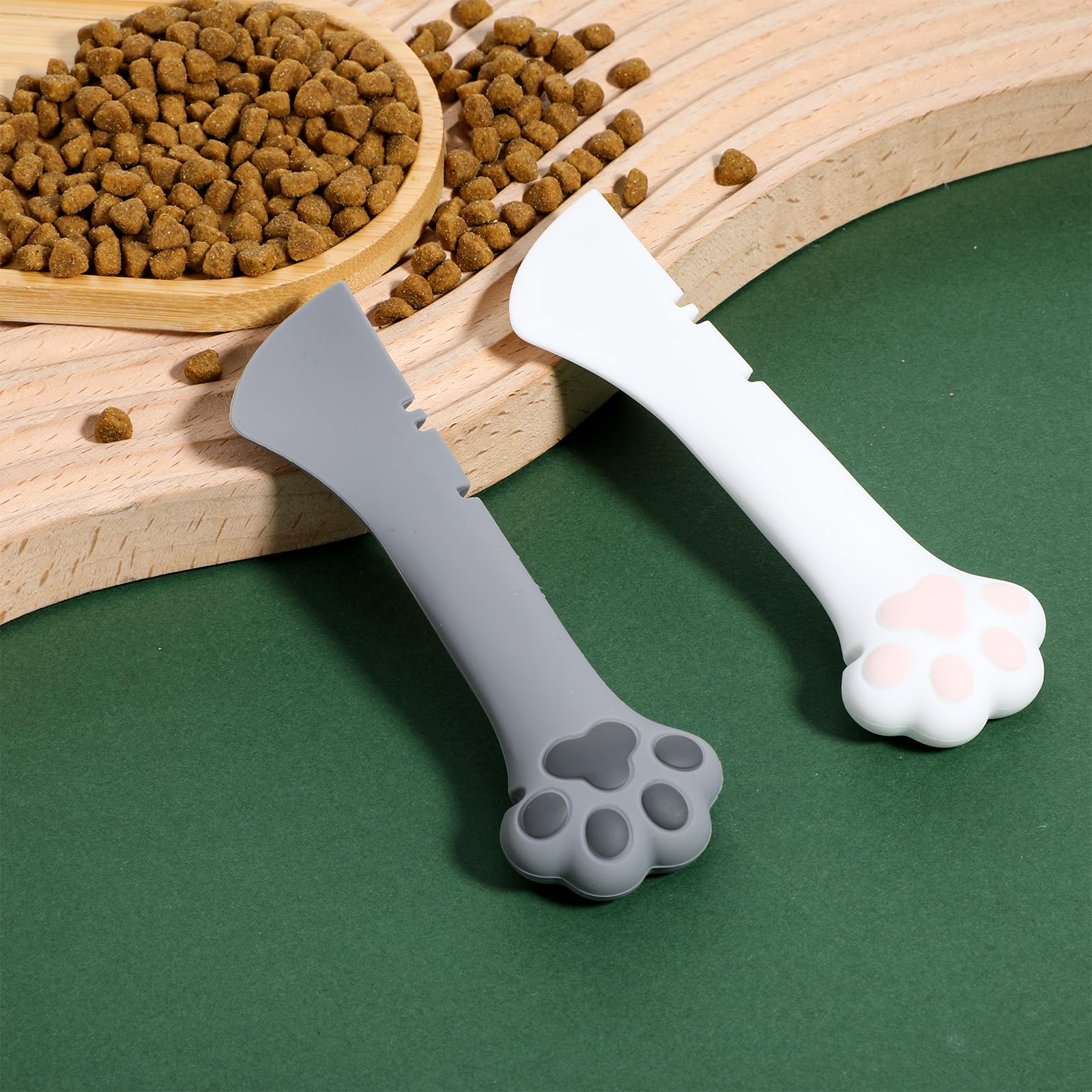 Molain 2-Pack Silicone Pet Food Spoon - Reusable Wet Food Scoop for Cats & Dogs with Built-in Can Opener - Perfect for Canned Food, Wet Kibble & Homemade Meals (White & Gray) - Ideal for Mess-Free Feeding & Travel Use