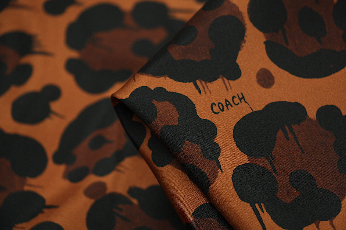 Premium Cat Coach Habutae Silk Collar - Elegant & Comfortable Pet Accessory for Grooming, Training, and Special Occasions