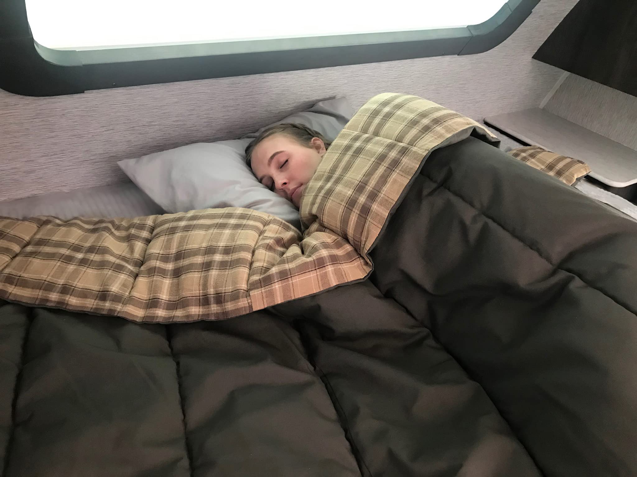KODIAK CANVAS Camping Quilt - Lightweight Outdoor Blanket for Backpacking, Hiking & Travel - All-Season Camping Gear for Men & Women