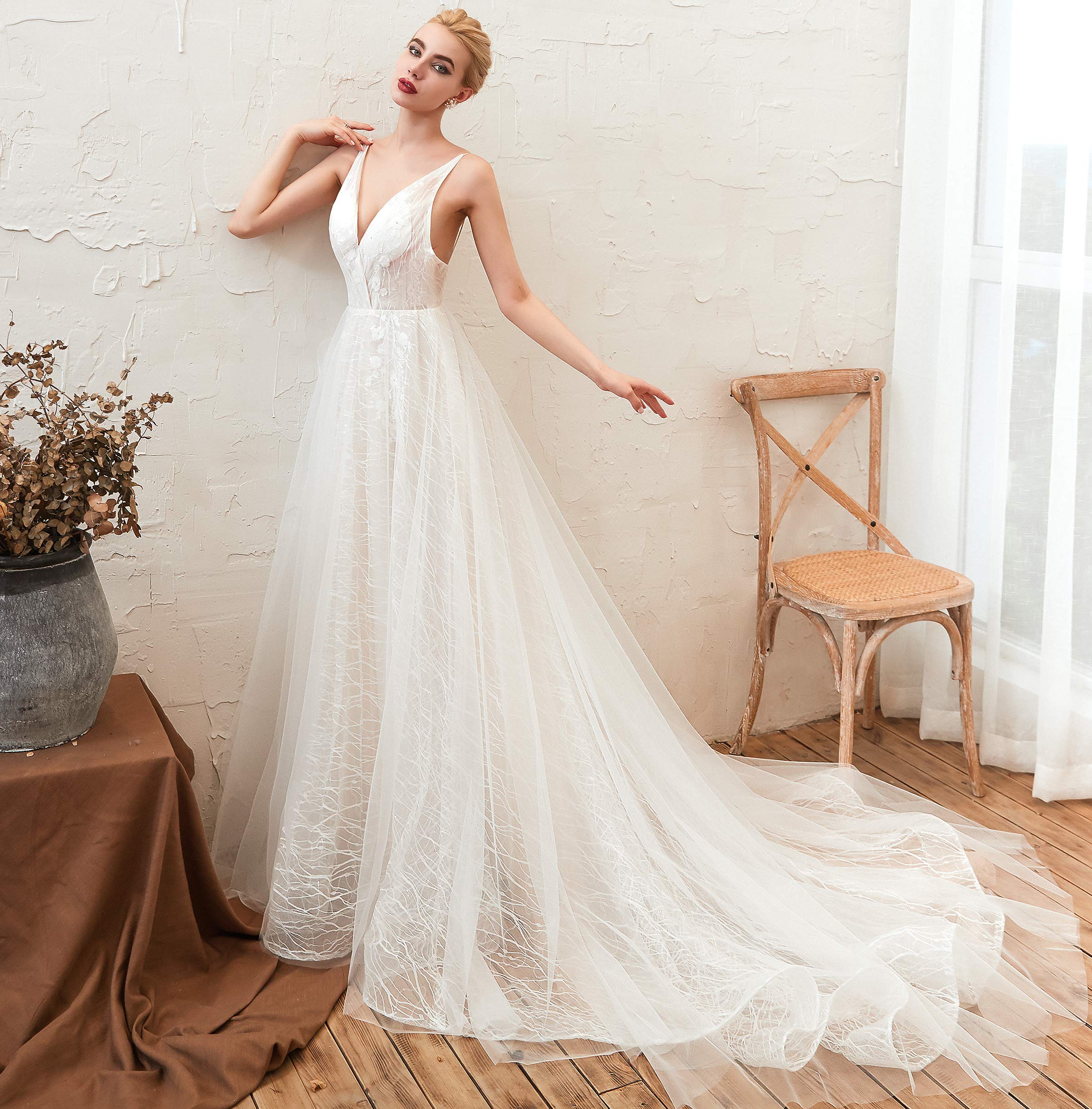 Elegant Women's V-Neck Lace Applique Backless Tulle Beach Wedding Dress - Perfect for Beach Weddings, Destination Elopements & Romantic Photoshoots
