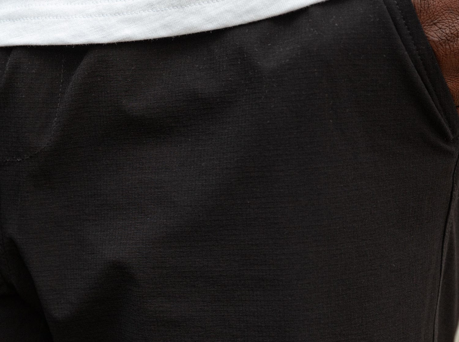 **Men's High-Performance Cruiser Shorts - Breathable & Quick-Dry Activewear for Running, Gym, and Outdoor Adventures - Black**