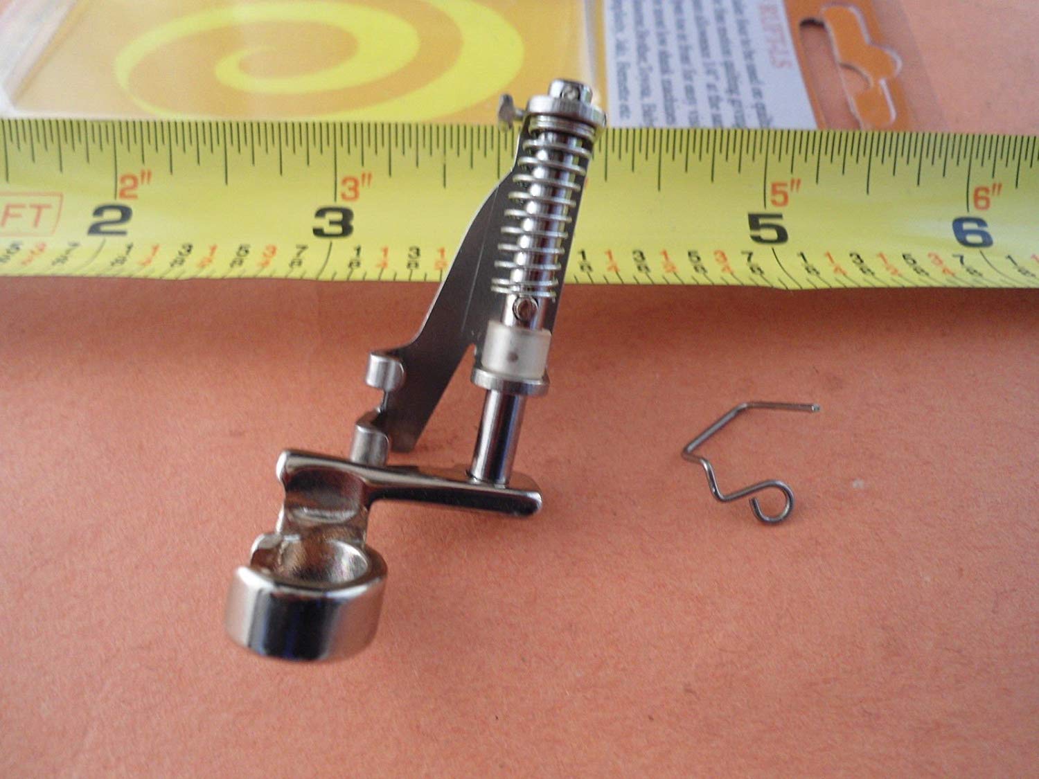 Free Motion Darning Foot for Low Shank Sewing Machines - Perfect for Quilting, Embroidery & Fabric Darning | Compatible with Most Domestic Sewing Machines | Ideal for DIY Crafts, Home Decor & Textile Projects