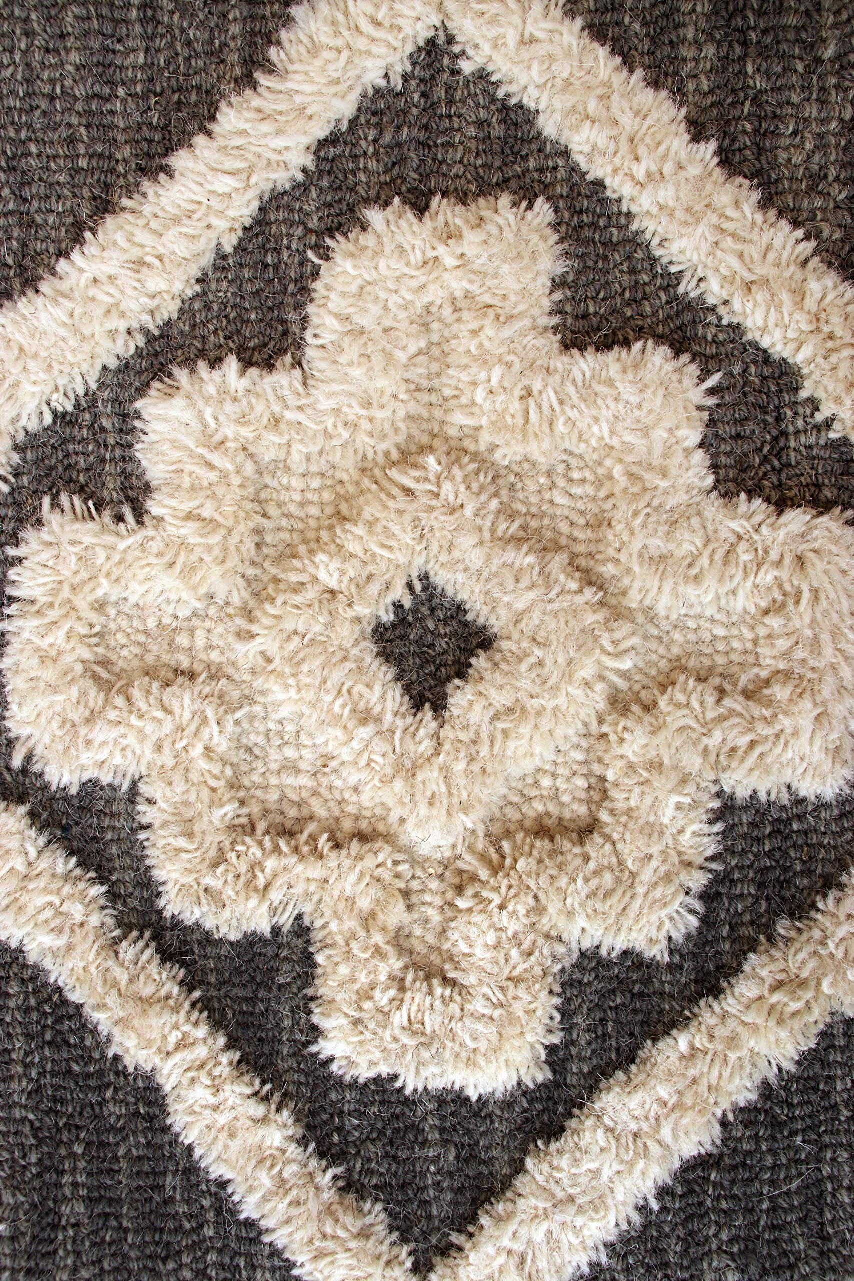 LR Home 6ft Round Indoor Natural Wool Area Rug - Hand Tufted Modern Farmhouse Boho Carpet for Bedroom, Living Room, Office, Entryway | Gray/Cream Home Decor Rug | Perfect for Cozy Spaces, Boho Chic Interiors & Farmhouse Style Rooms