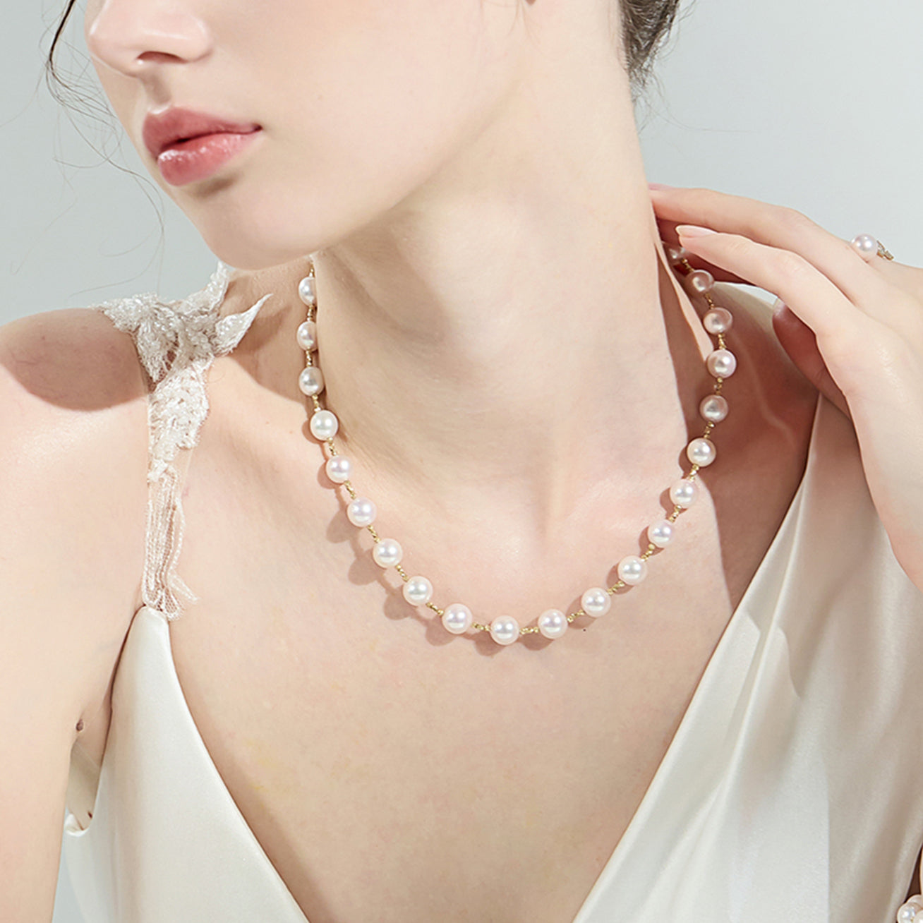 18K Gold Lustrous Aurora Akoya Pearl Necklace KN00190 - Elegant Jewelry for Weddings, Parties & Special Occasions