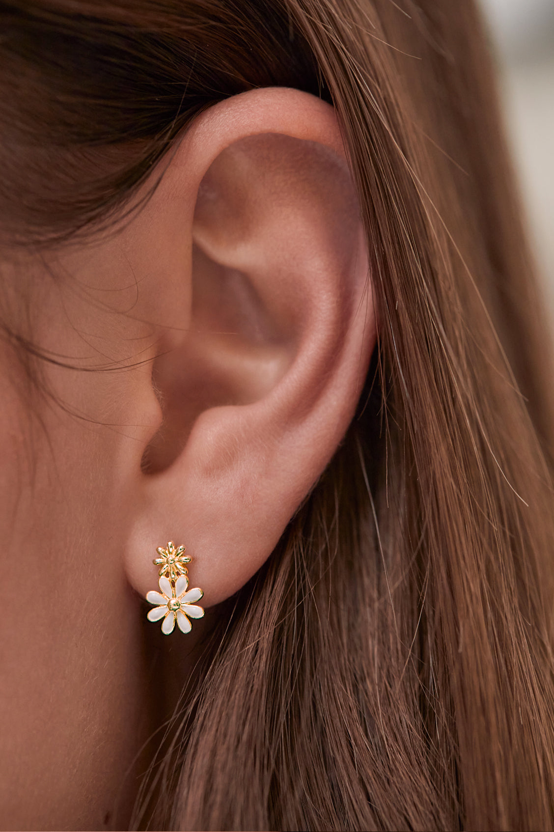White Enamel Double Flower Stud Earrings for Women - Elegant Floral Fashion Jewelry for Daily Wear & Special Occasions